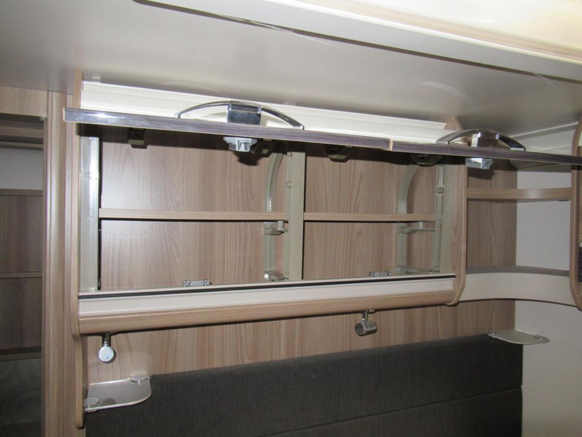 A 2015 Swift Conqueror 570 Model 4-berth Caravan - Image 32 of 56