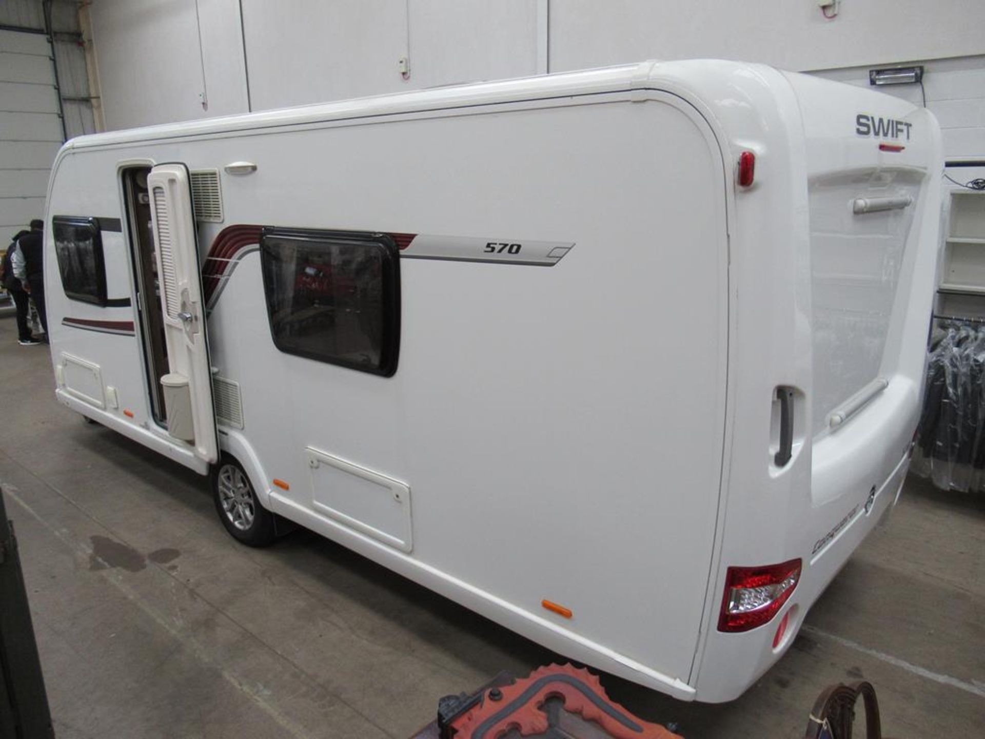 A 2015 Swift Conqueror 570 Model 4-berth Caravan - Image 4 of 56