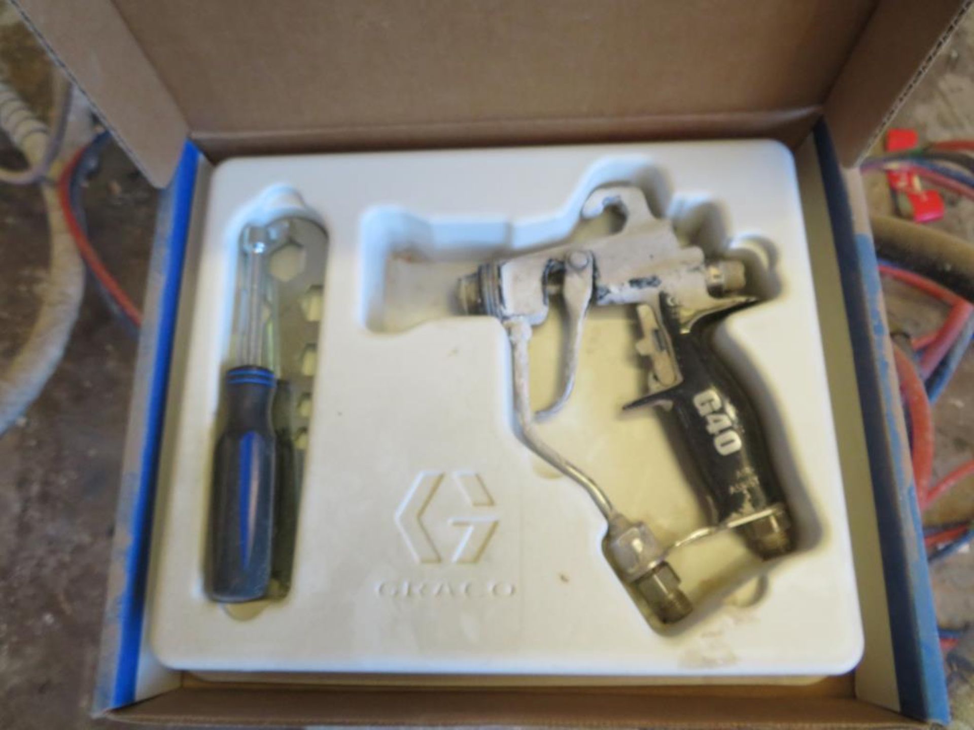 Graco Mekur Air Assisted Airless Paint Pump with 2 x G15/40 Air Assist Spray Guns - Image 3 of 3