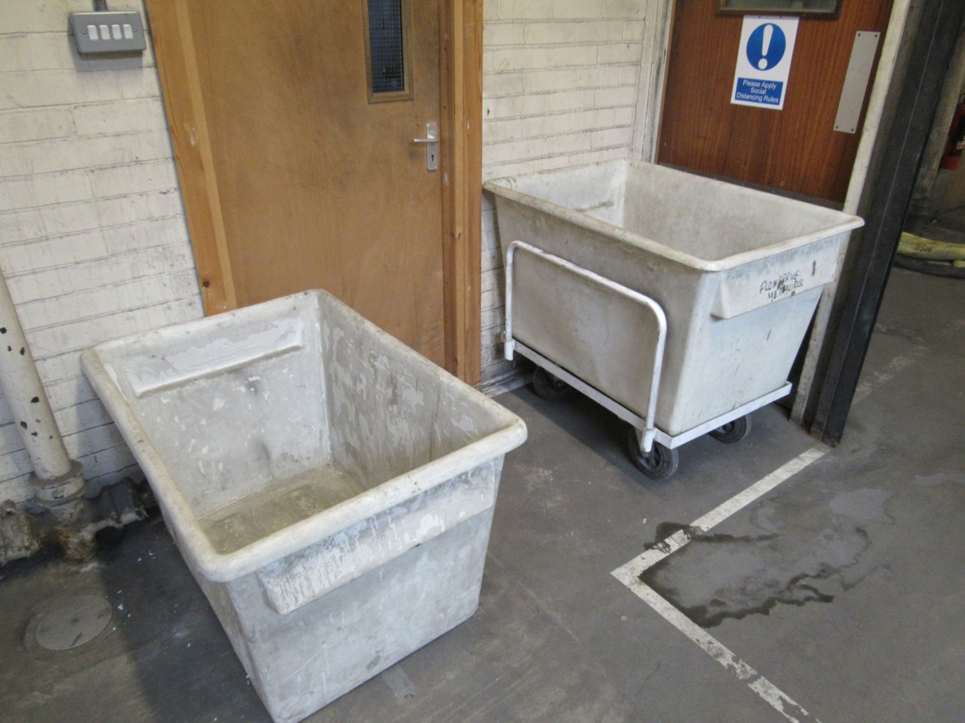 4 Various Mobile Plastic Baths and 1 additional bath (no trolley) - Image 2 of 4