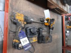 DeWalt DCD778 Cordless Drill, Dewalt Cordless Drill unknown with 2 batteries, 18v and 2 chargers