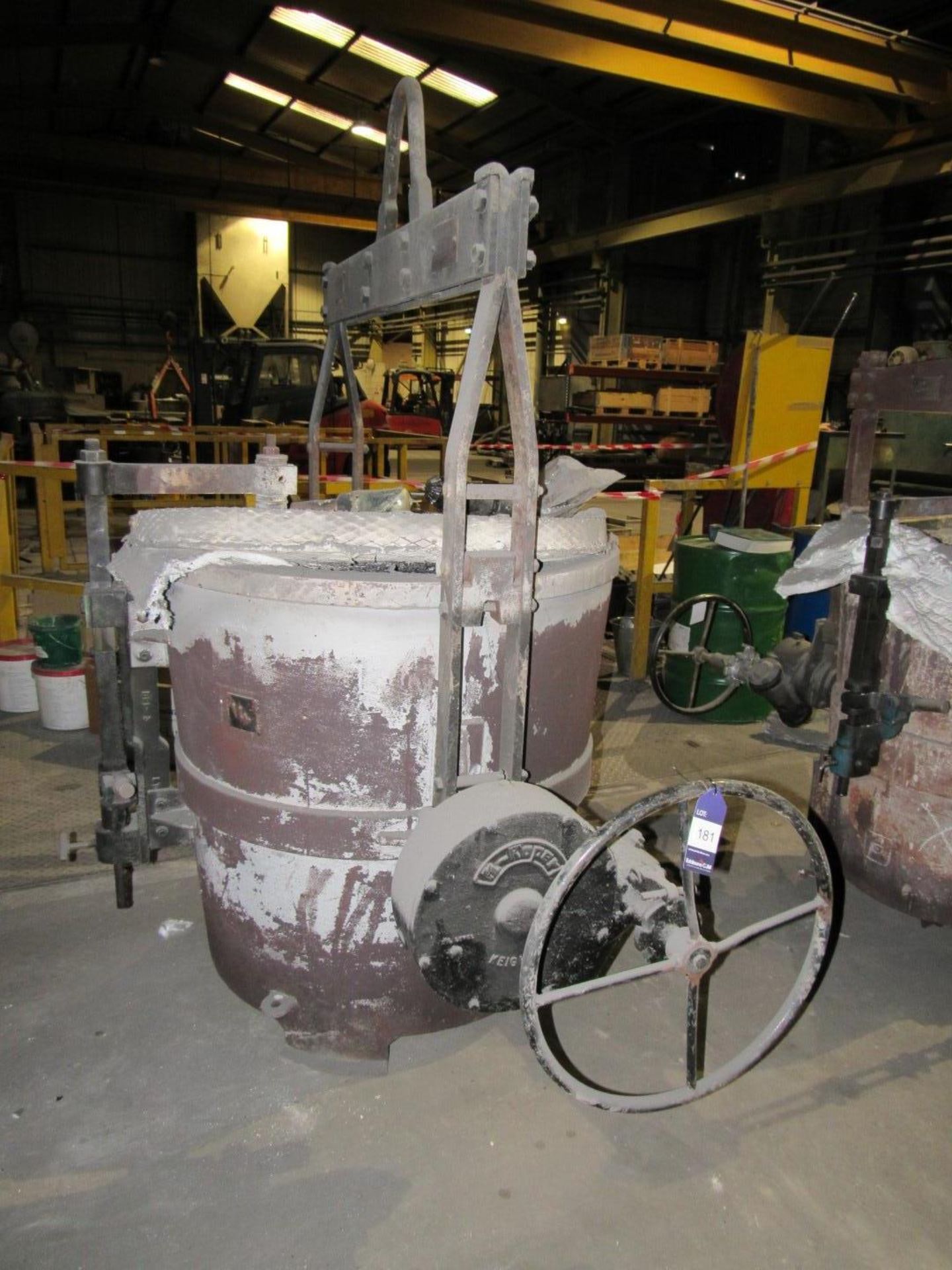 Large FTL Roper Craned Bottom Pouring Casting Ladle, internal lined dimensions approx. 1000mm deep x - Image 2 of 2