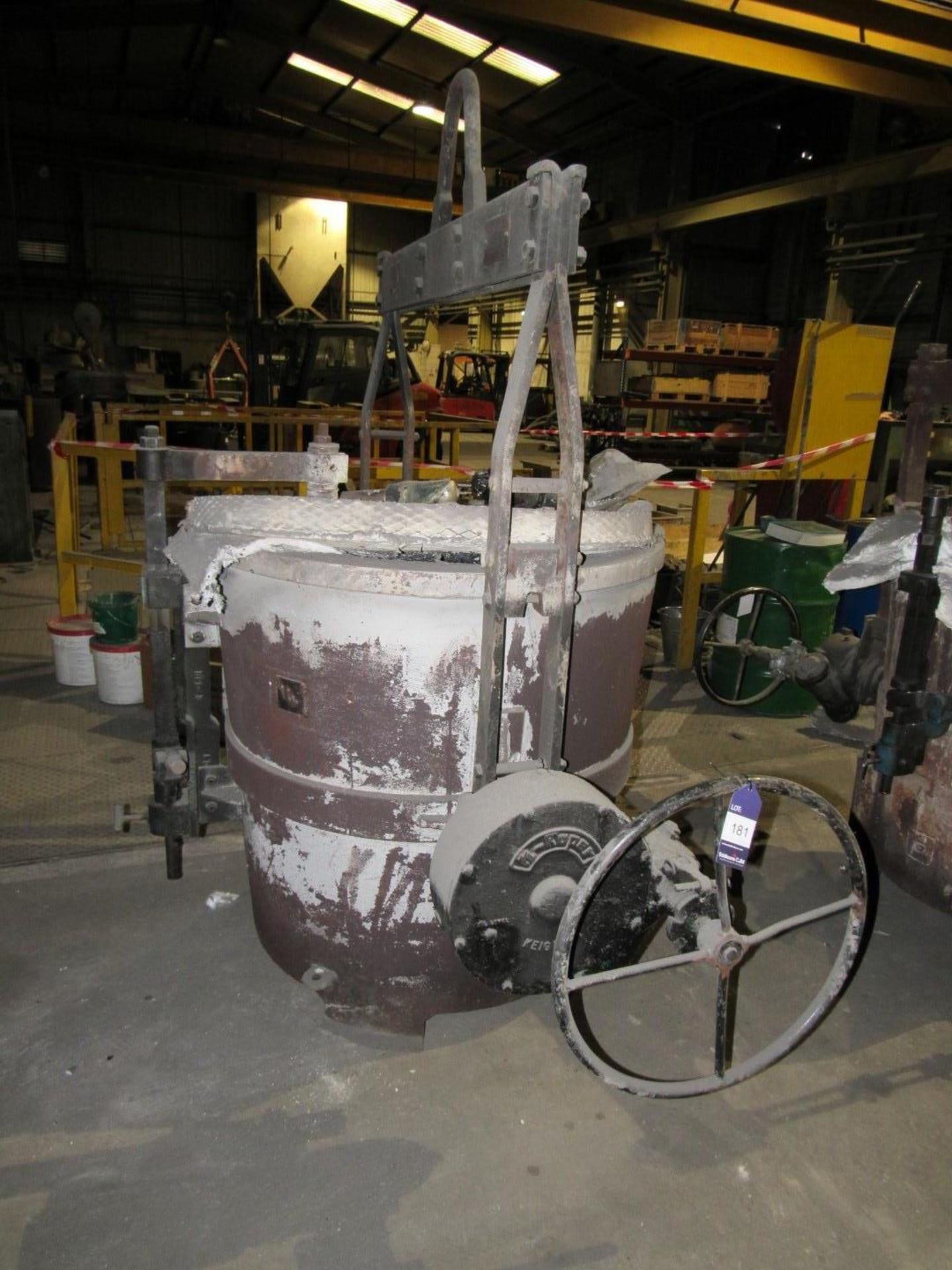 Large FTL Roper Craned Bottom Pouring Casting Ladle, internal lined dimensions approx. 1000mm deep x