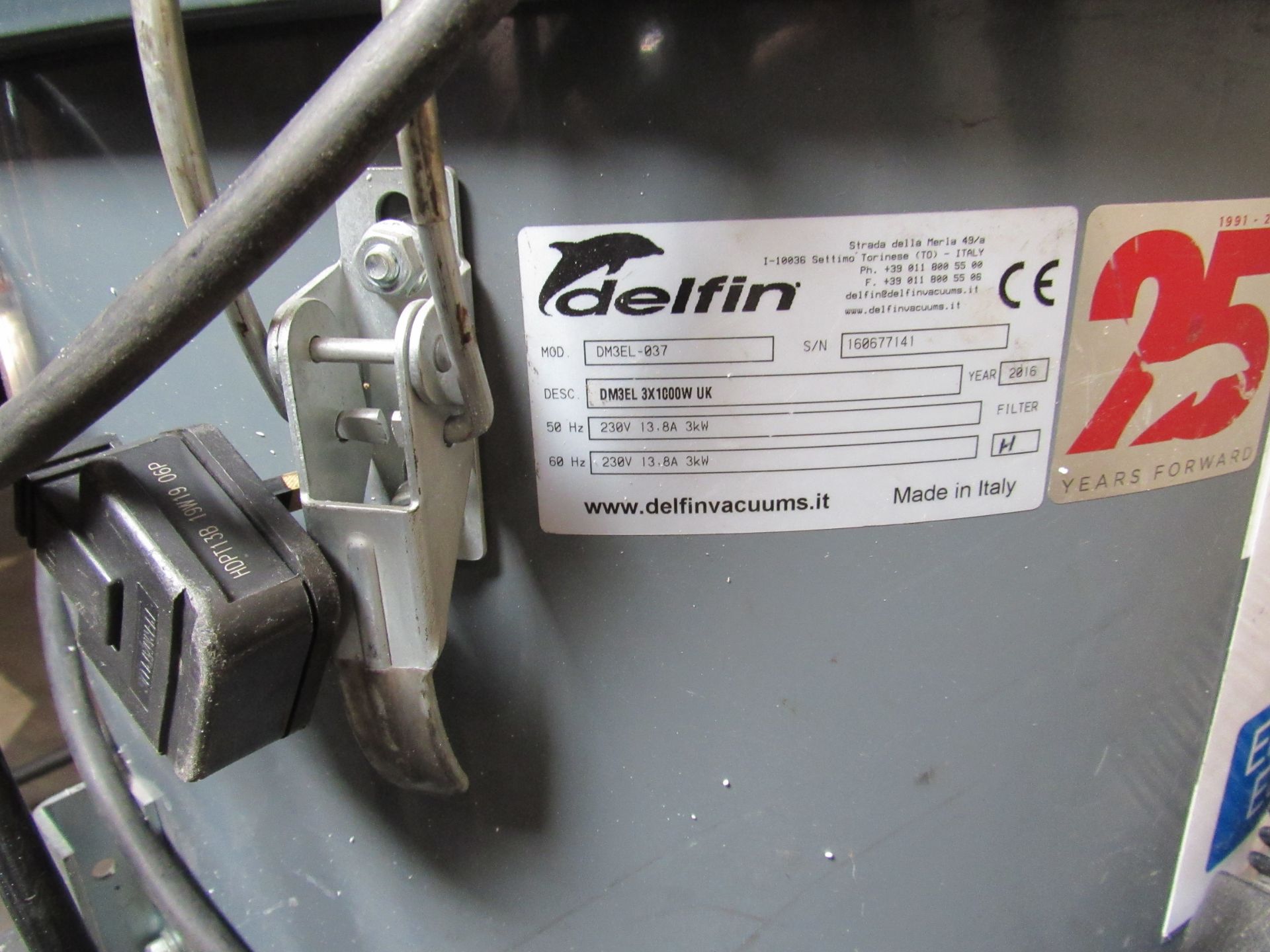 Delfin DM3 EL-037 3kw Industrial Mobile Vacuum - Image 2 of 3