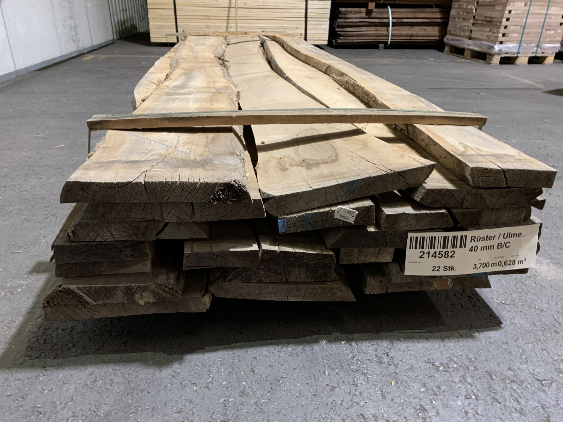 Natural / Waney edge kiln dried Elm Approximate sizes: Thickness: 40 mm Width: average width 160 - Image 4 of 5