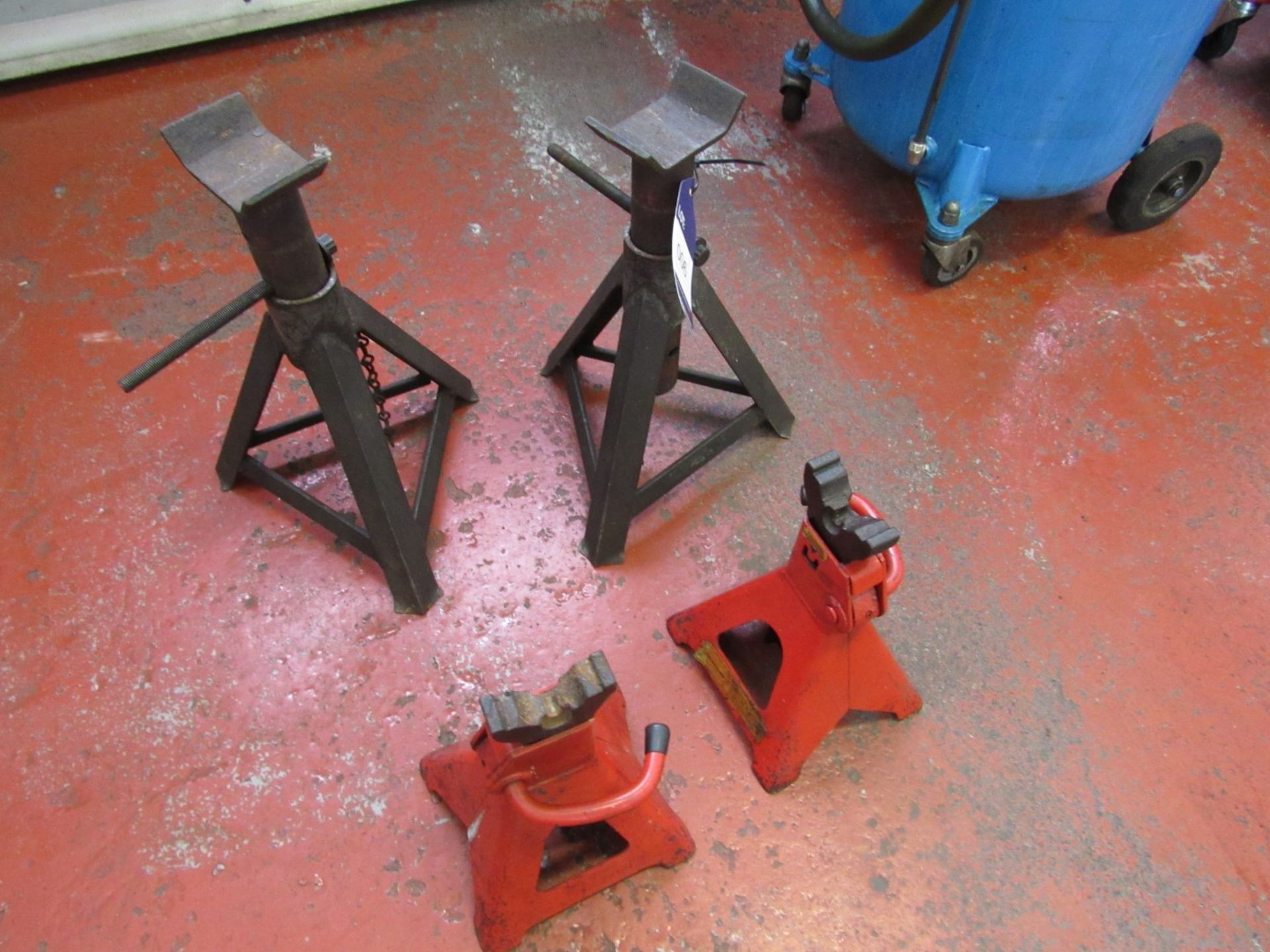 4 Various Axel Stands - Image 2 of 2