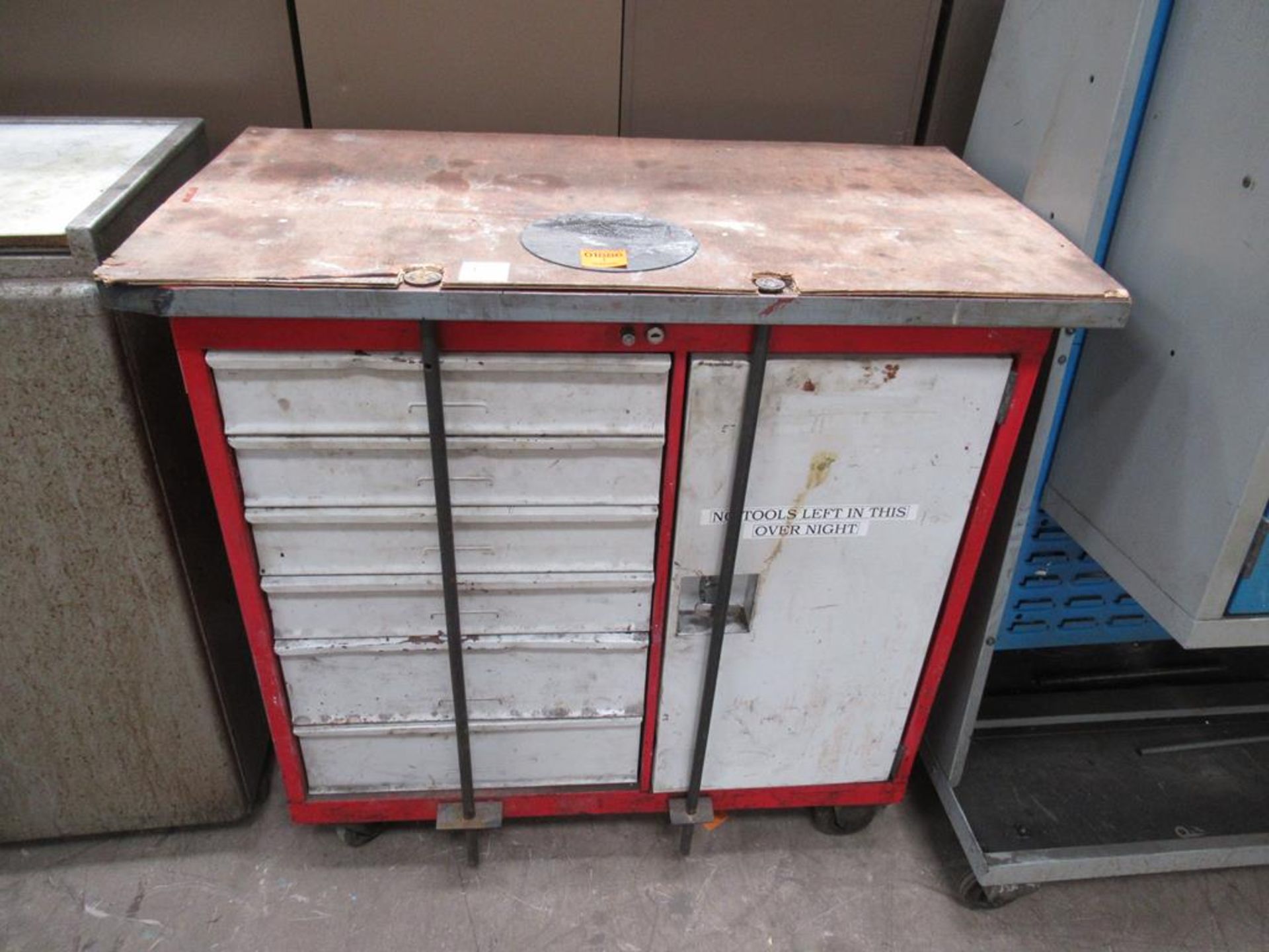 Mobile steel tool cabinet