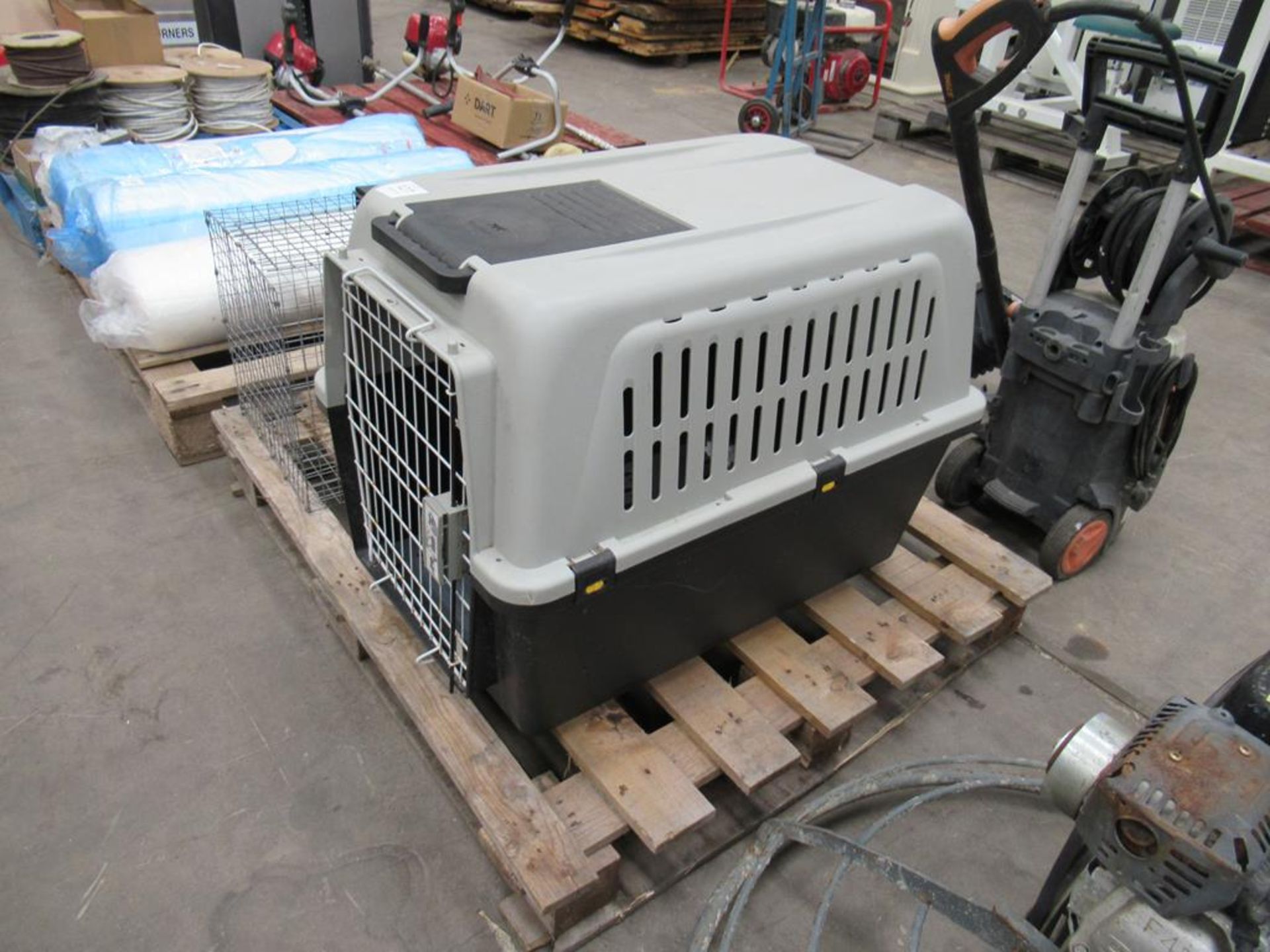 Large Pet Carrier - Image 2 of 3