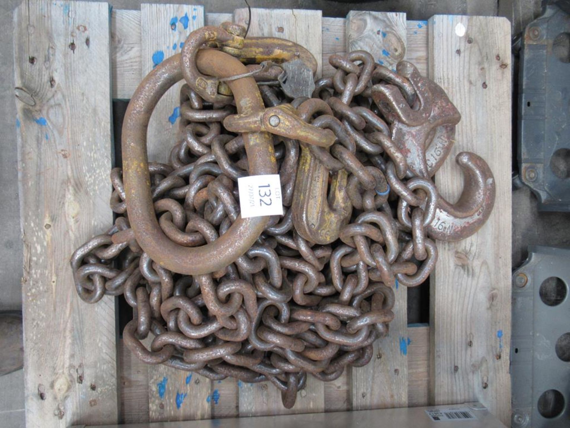 Lifting Hooks and Chain