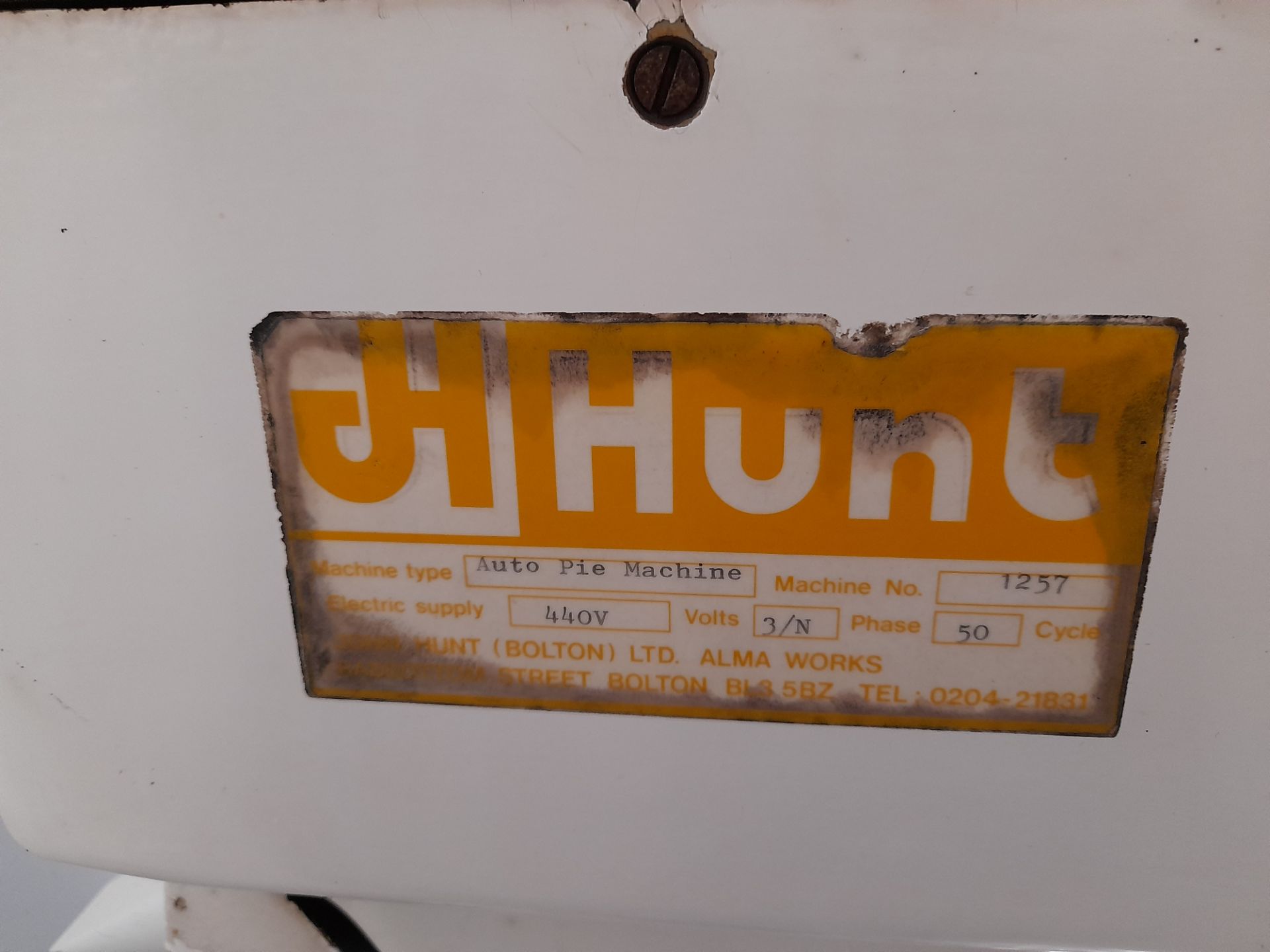 John Hunt Auto Electric Pie Machine, Machine Number: 1257, 440V with 28x Various Size Pie Mould - Image 4 of 10