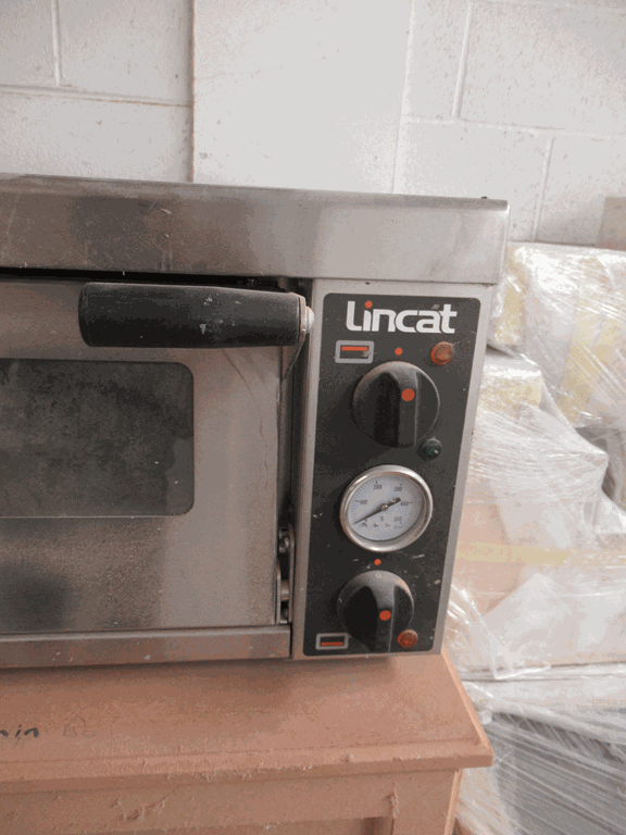 Lincat Stainless Steel 415V Oven - Image 2 of 4