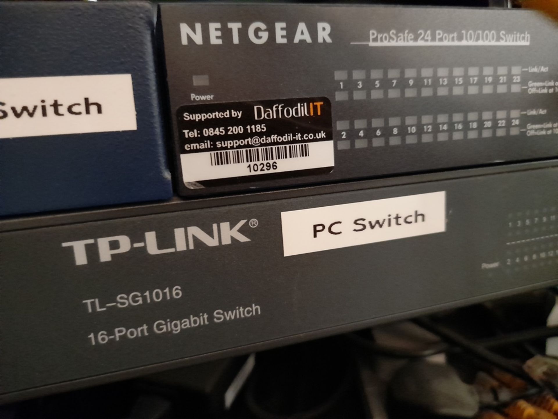 Comms cabinet with TP Link 16 port gigabit switch, Netgear 24 port switch and Cat 5e patch panel - Image 3 of 3
