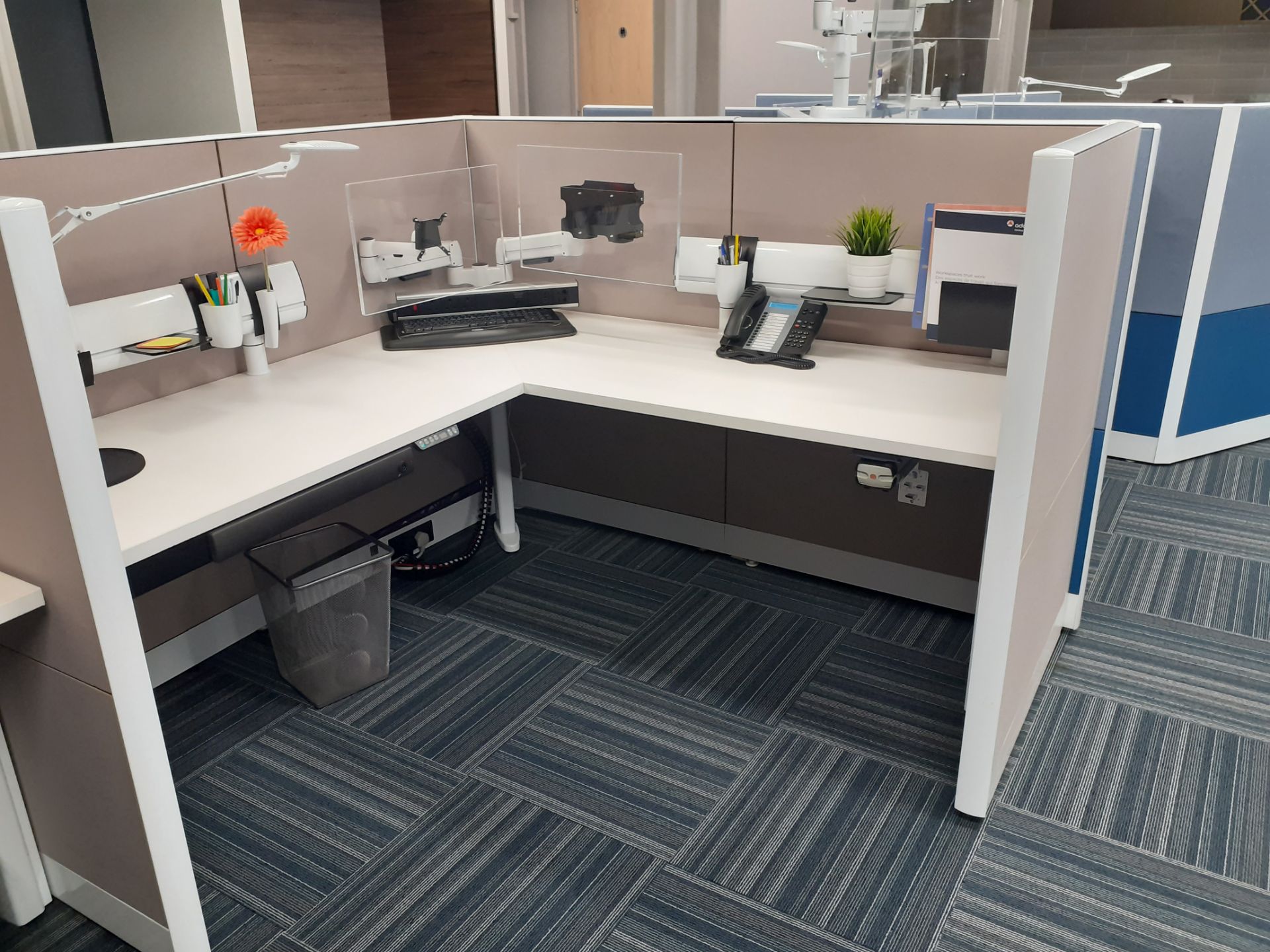 2 x Adapt corner rise and fall workstations (1800 x 1800mm) with acoustic desk screening, twin - Image 3 of 6