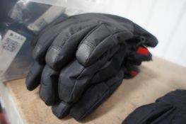 2 Keela Extreme gloves, L