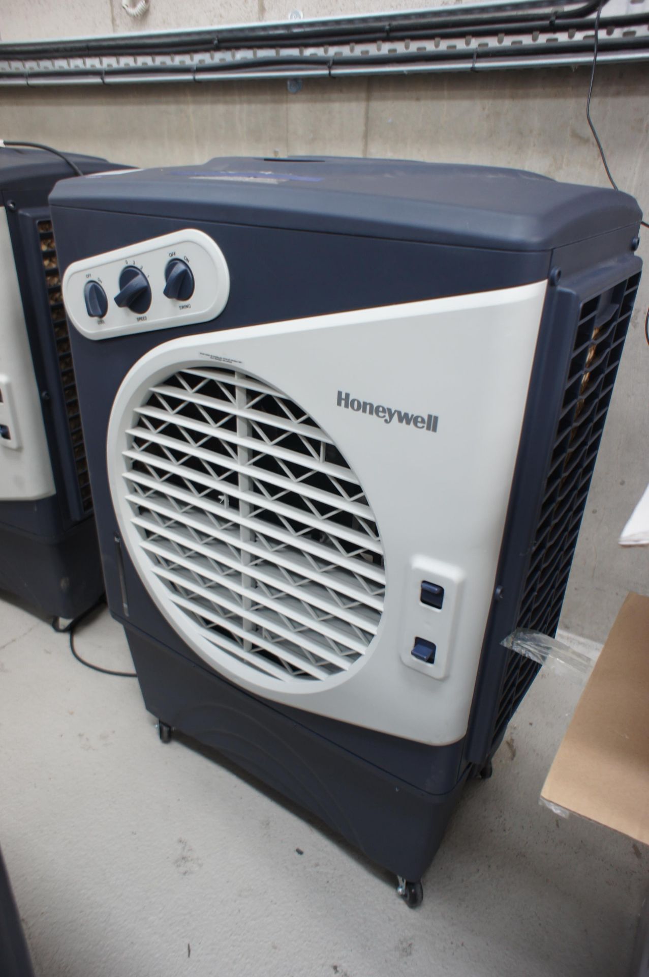 Honeywell CO60PM mobile evaporative air cooler, 240V - Image 3 of 3