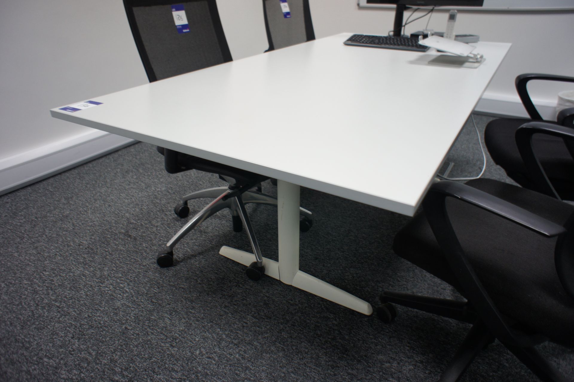 Contemporary meeting room table (2000 x 1000), wit - Image 2 of 6