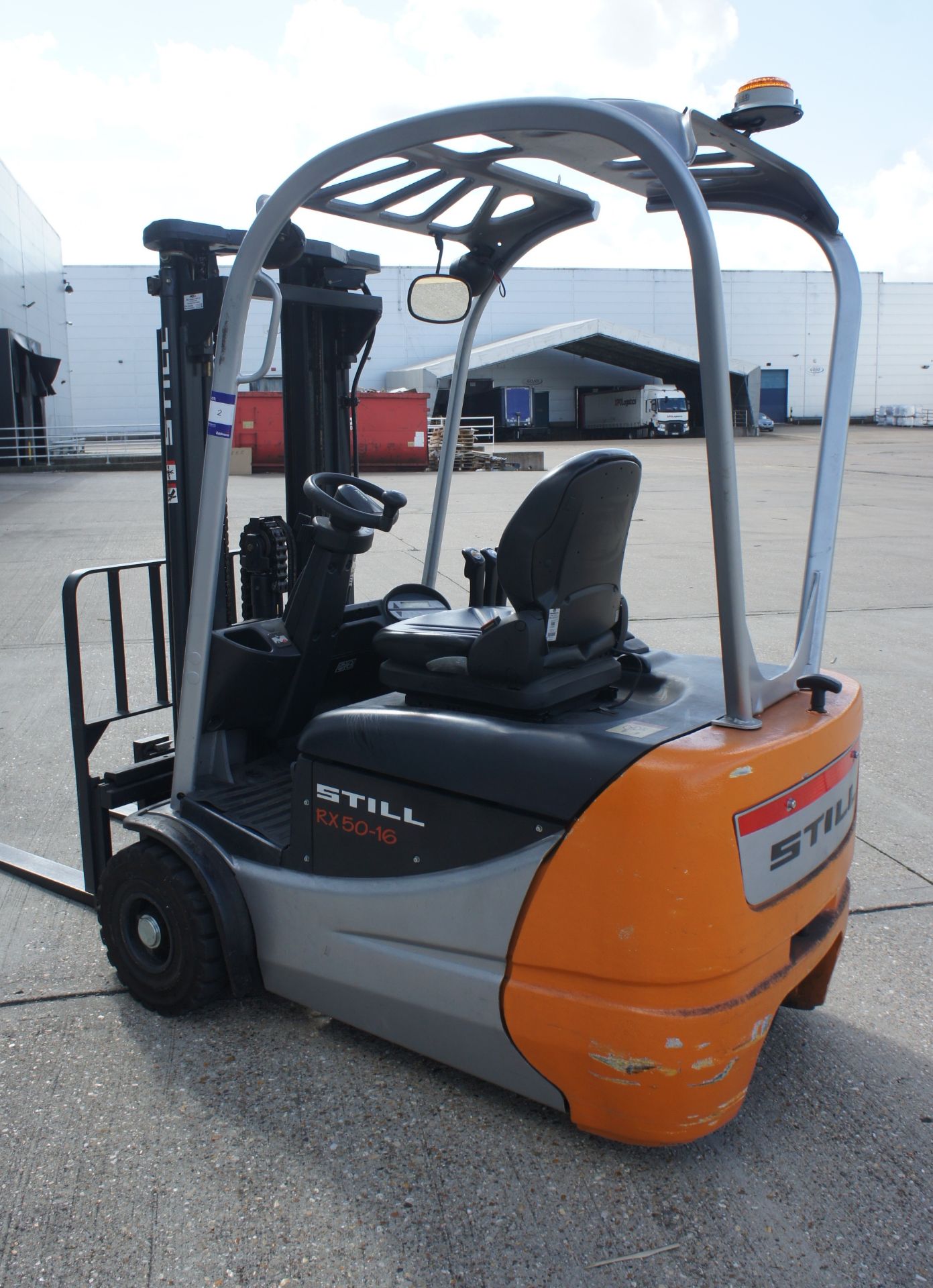 Still RX50-16 counterbalance electric forklift truck, Capacity 1600KG, Triple mast – closed height - Image 3 of 9