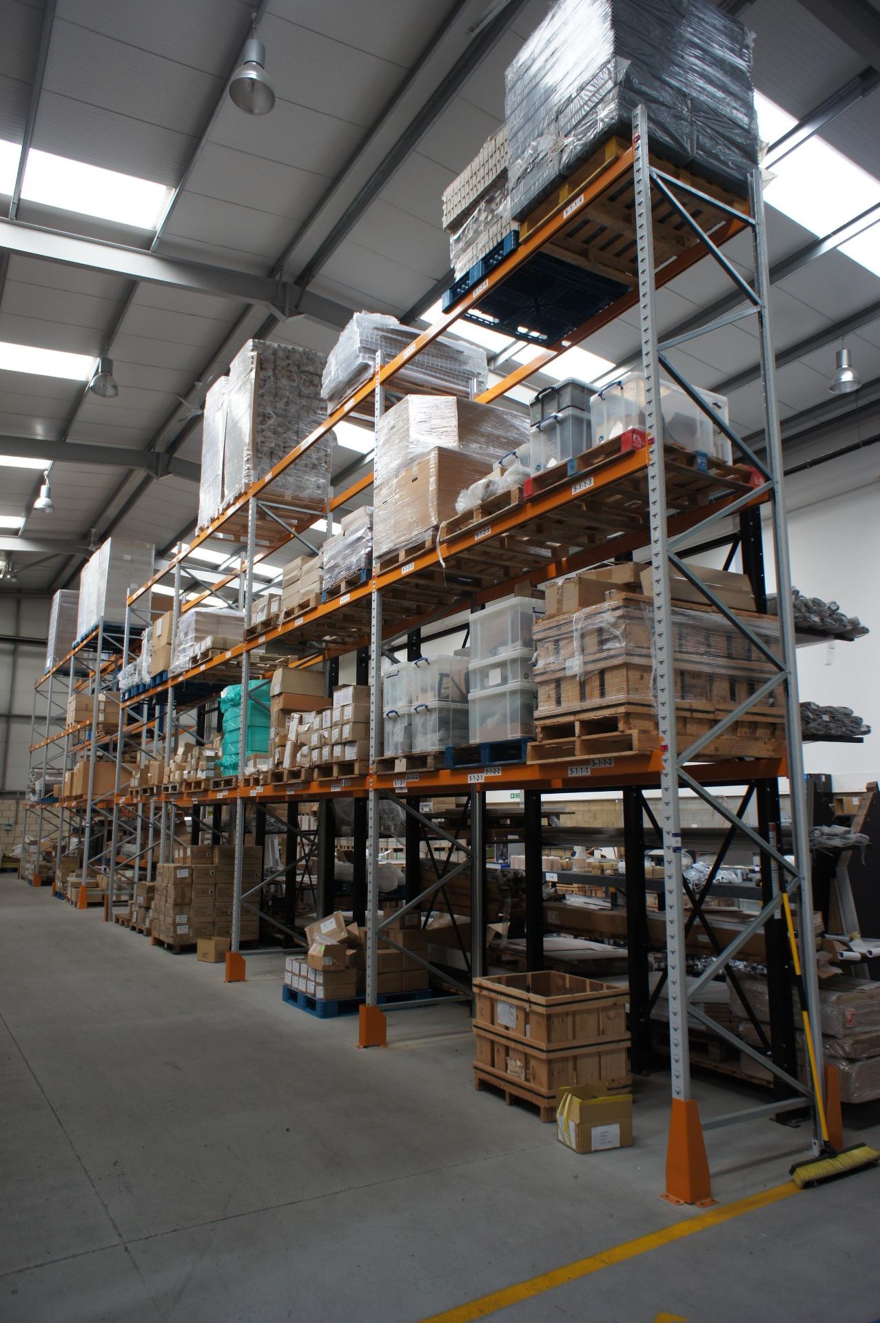 4 x Bays of Apex pallet racking, comprising 5 x uprights (6m x 1.1m), and 24 x crossbeams (3.3m) *