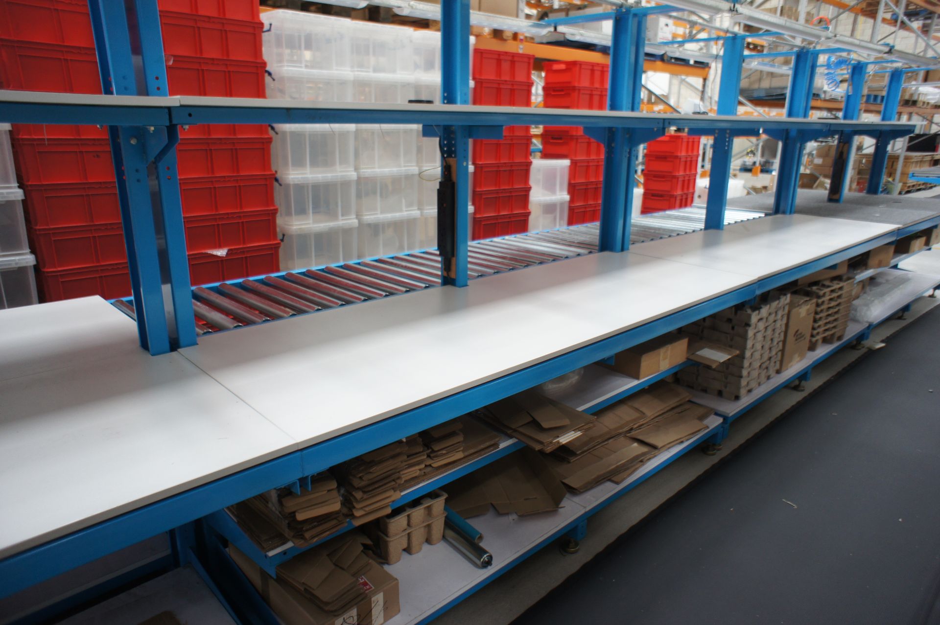 Double sided assembly station, comprising 4 x various worktables and roller conveyor (4.4m x 690mm), - Image 2 of 4