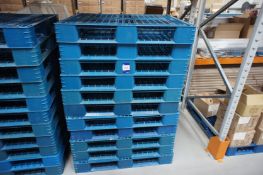 12 x Heavy duty plastic pallets, 1200 x 1000 x 150