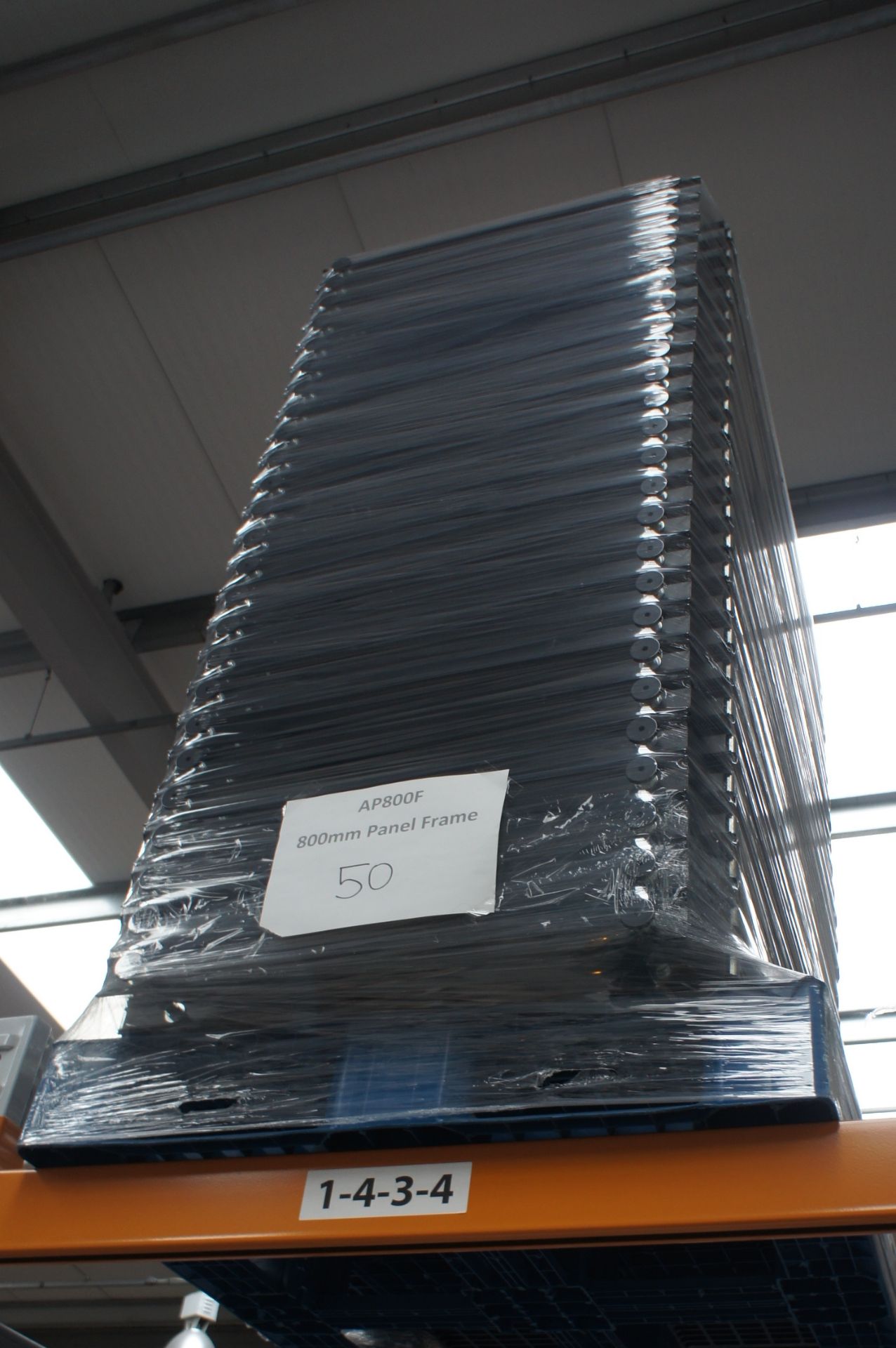 Pallet of 50 x 800mm aluminium panel frame, black. Pictures purely for guidance purposes only