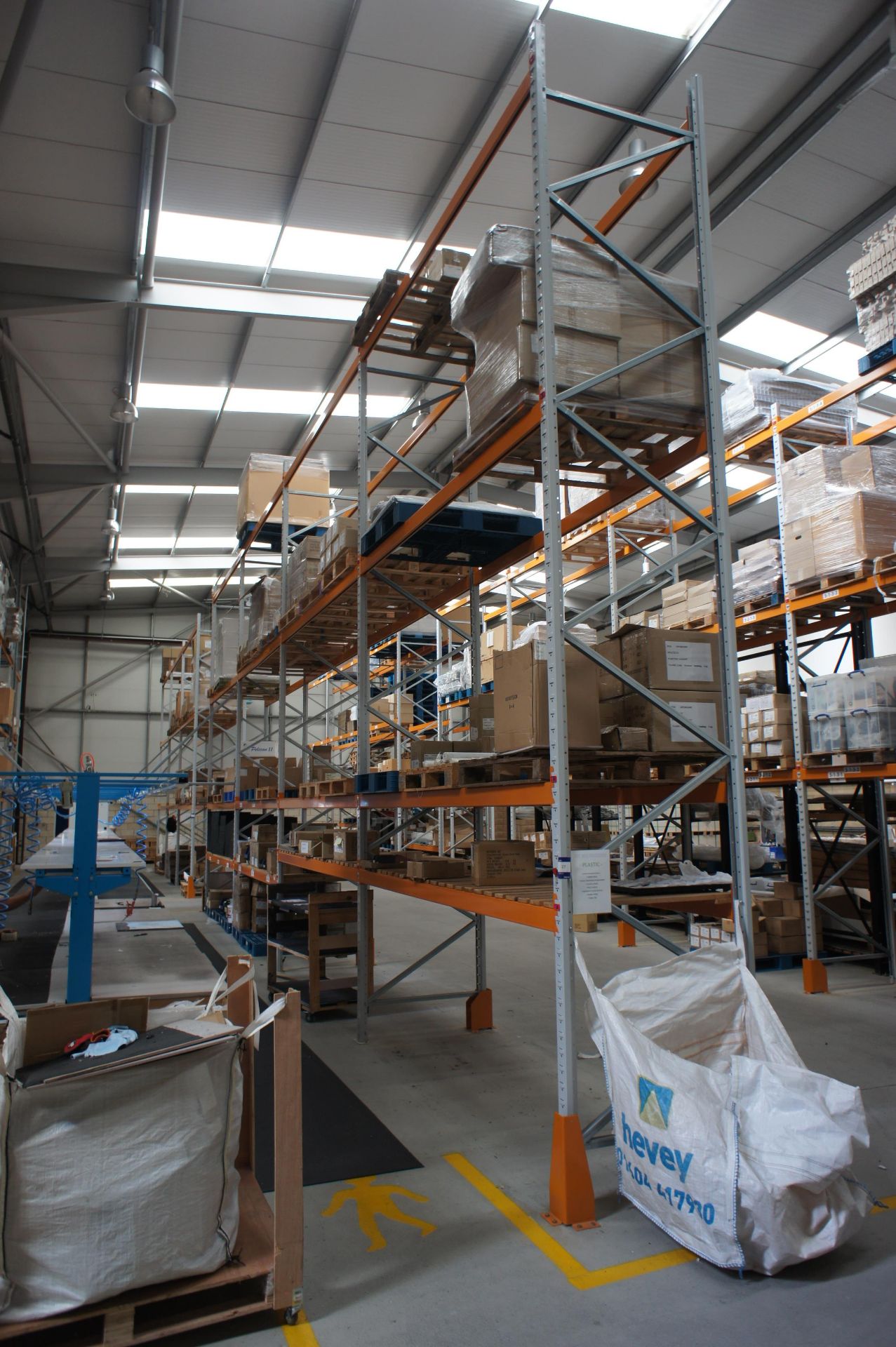 4 x Bays of Apex pallet racking, comprising 5 x uprights (6m x 1.1m), and 32 x crossbeams (3.3m) *