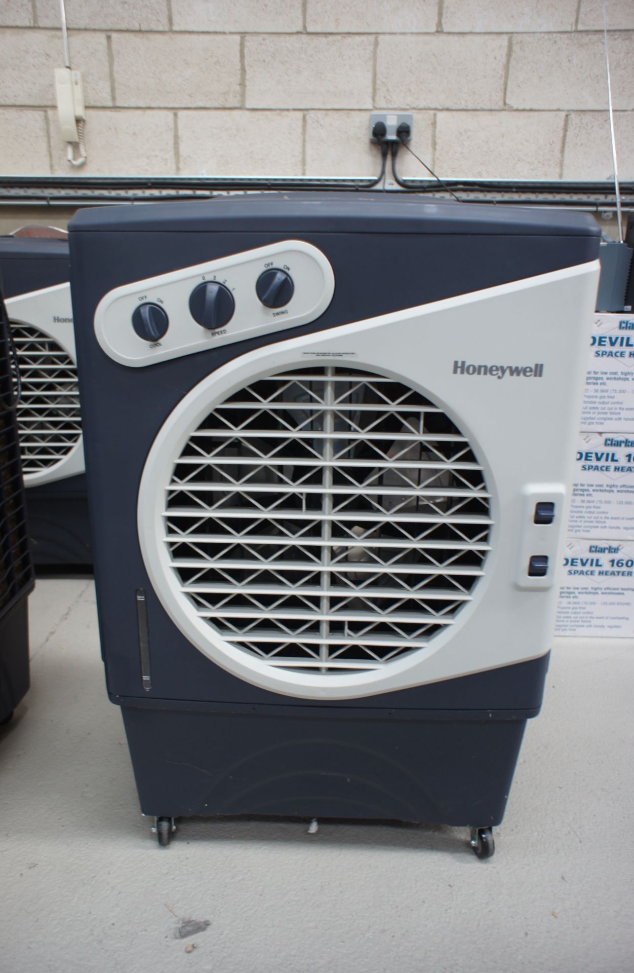 Honeywell CO60PM mobile evaporative air cooler, 240V