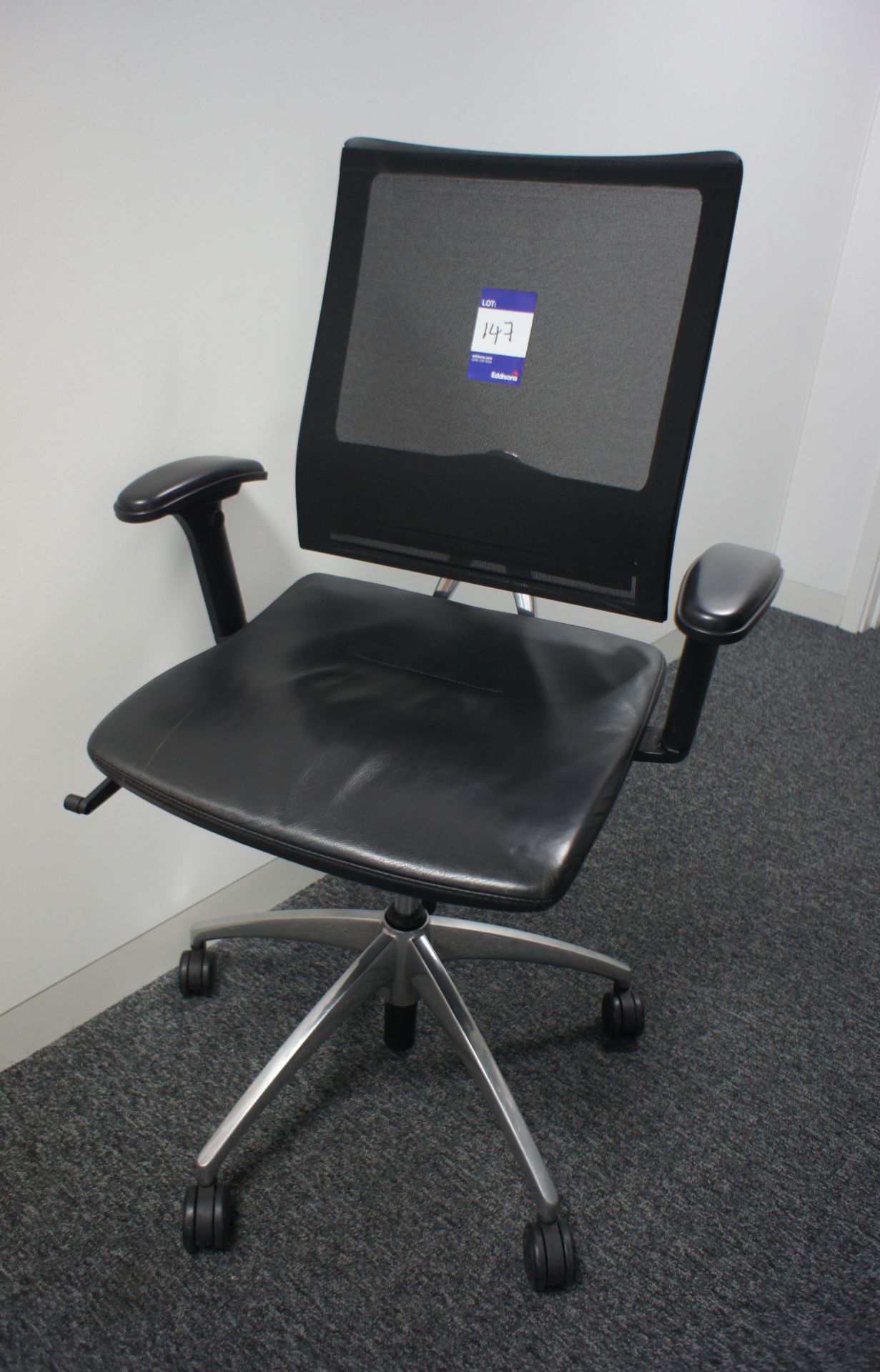 Part leather effect, mobile office armchair - Image 2 of 2