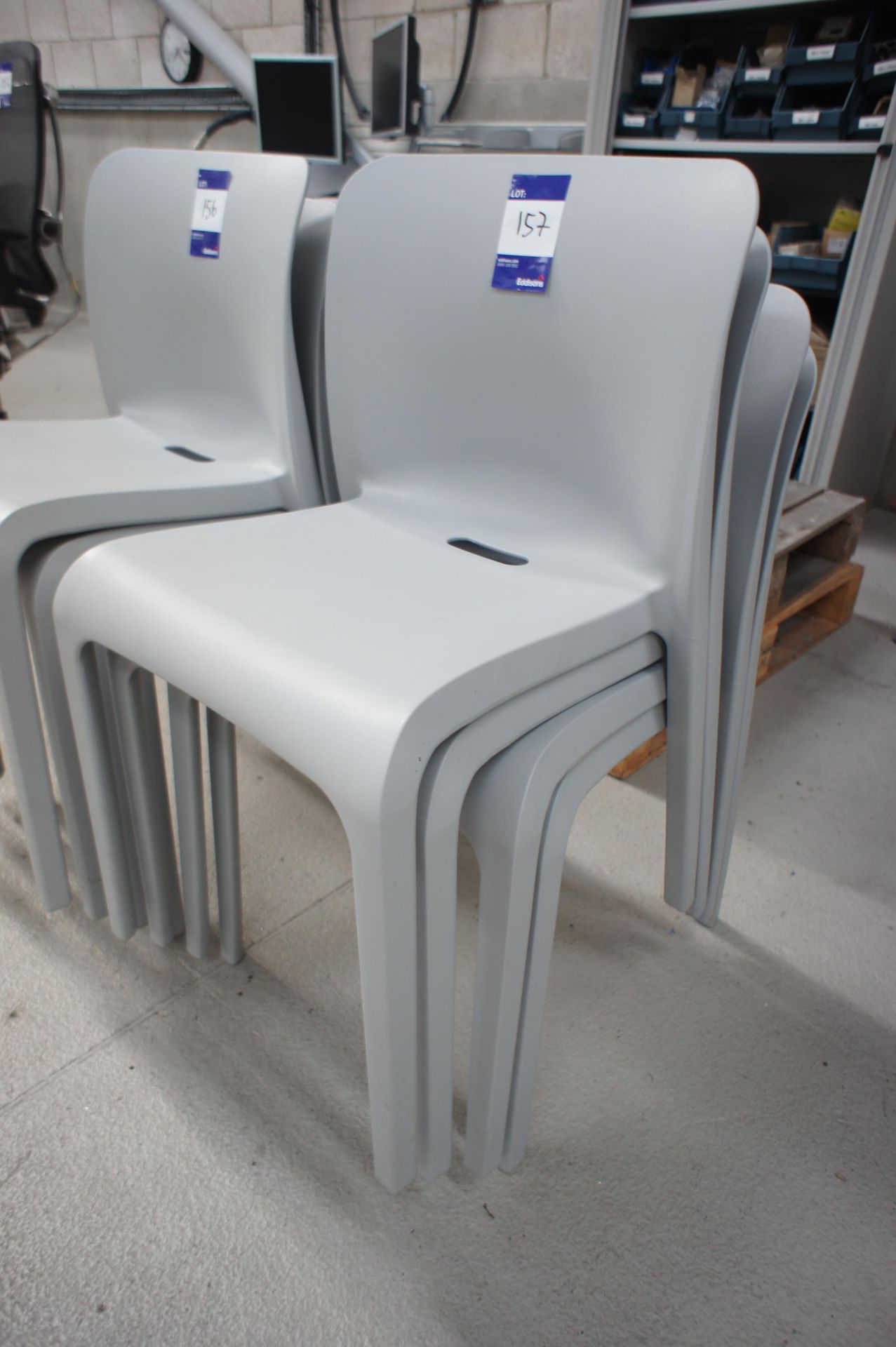 4 x Contemporary plastic chairs - Image 3 of 3