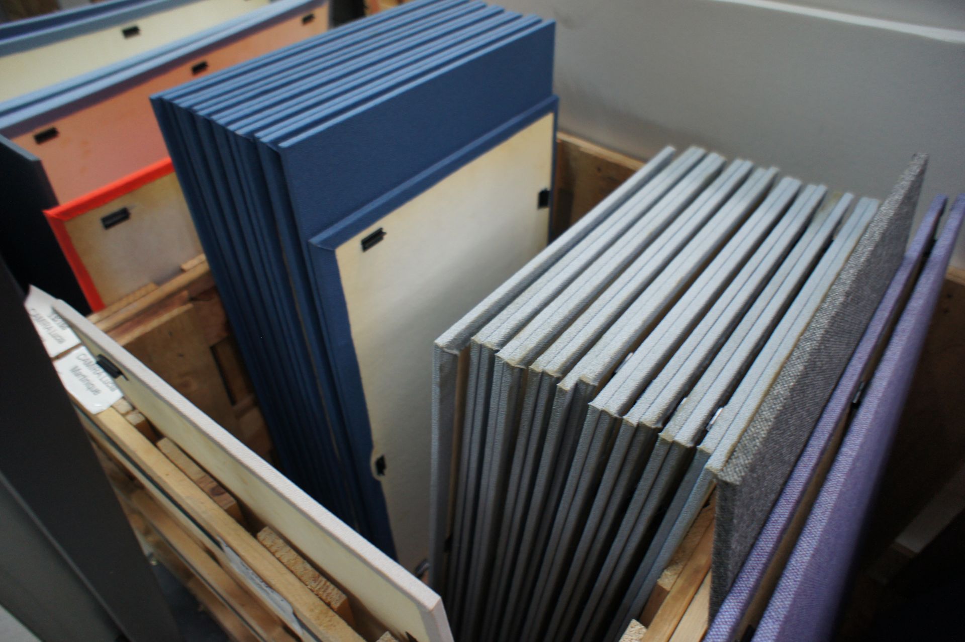 Quantity of upholstered desk dividers of various sizes and colours, to 8 x crates - Image 3 of 6