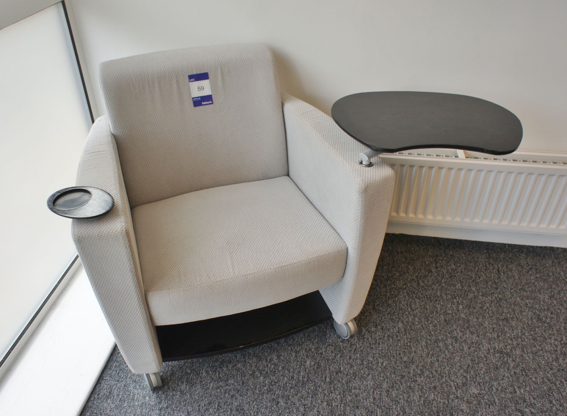 Upholstered mobile ergonomic armchair, with integrated side table - Image 2 of 2