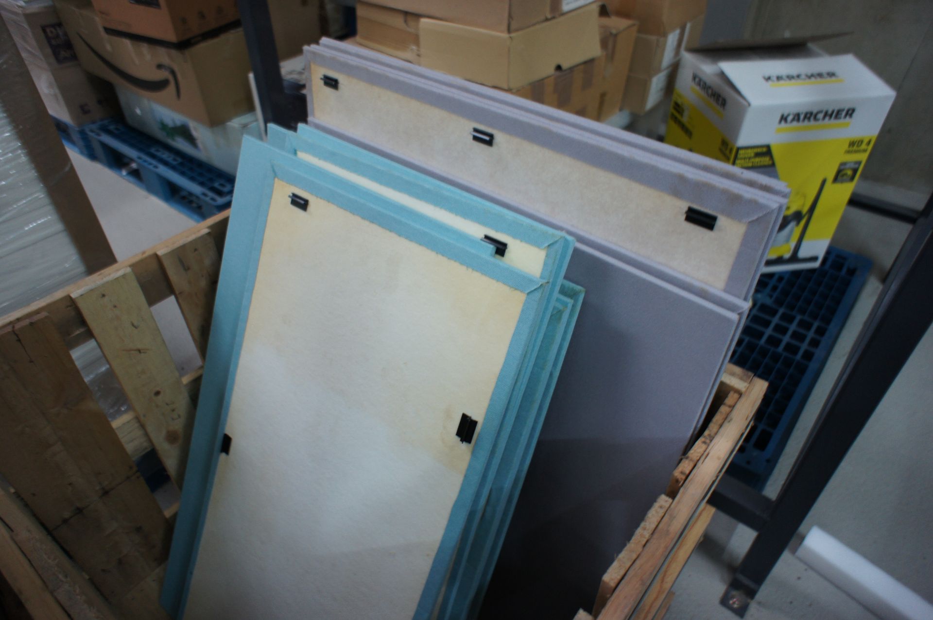 Quantity of upholstered desk dividers of various sizes and colours, to 8 x crates - Image 6 of 6