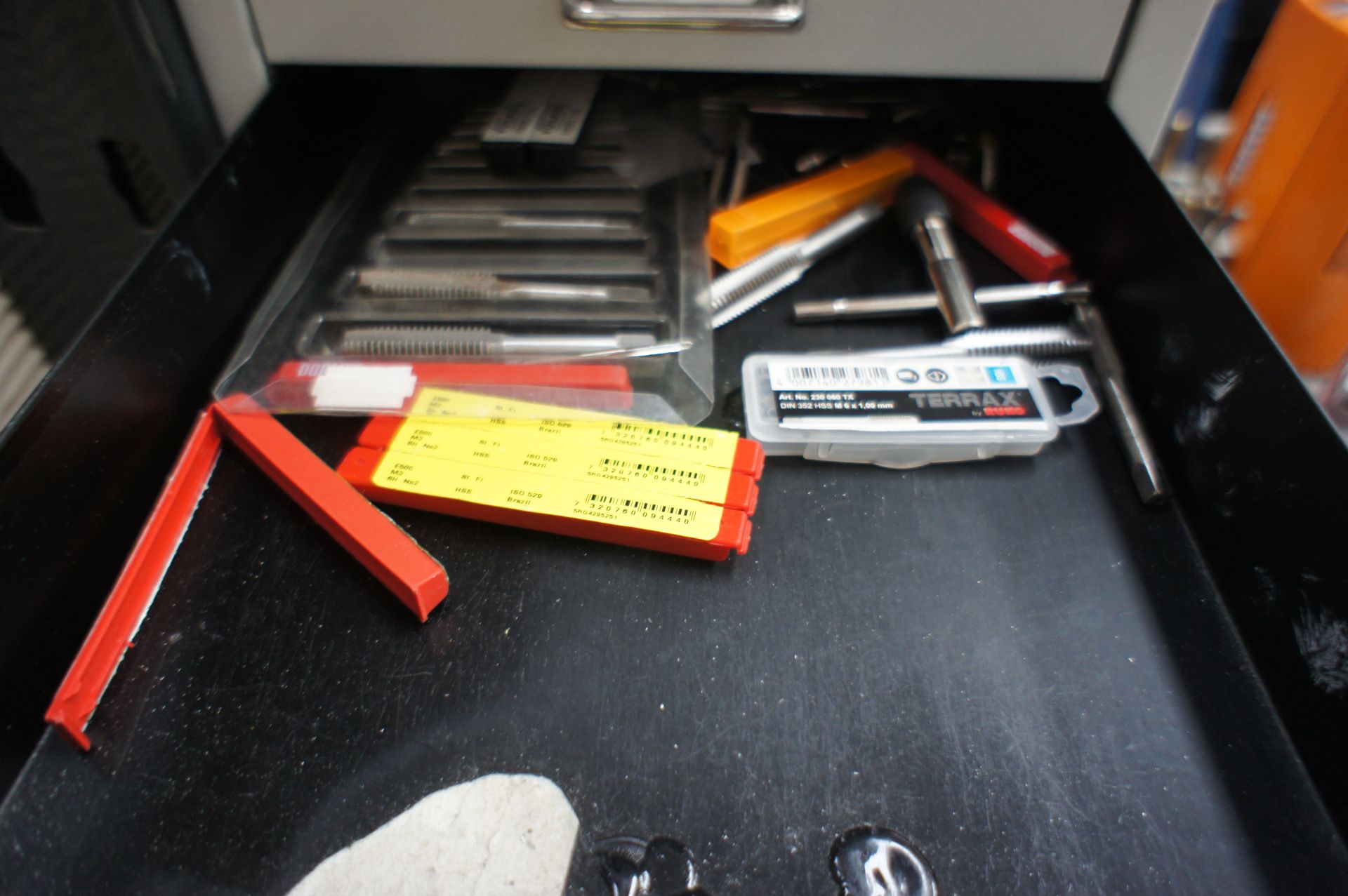 Bisley 10 drawer metal storage cabinet, with contents, to include allen keys, screwdrivers, files - Image 5 of 7