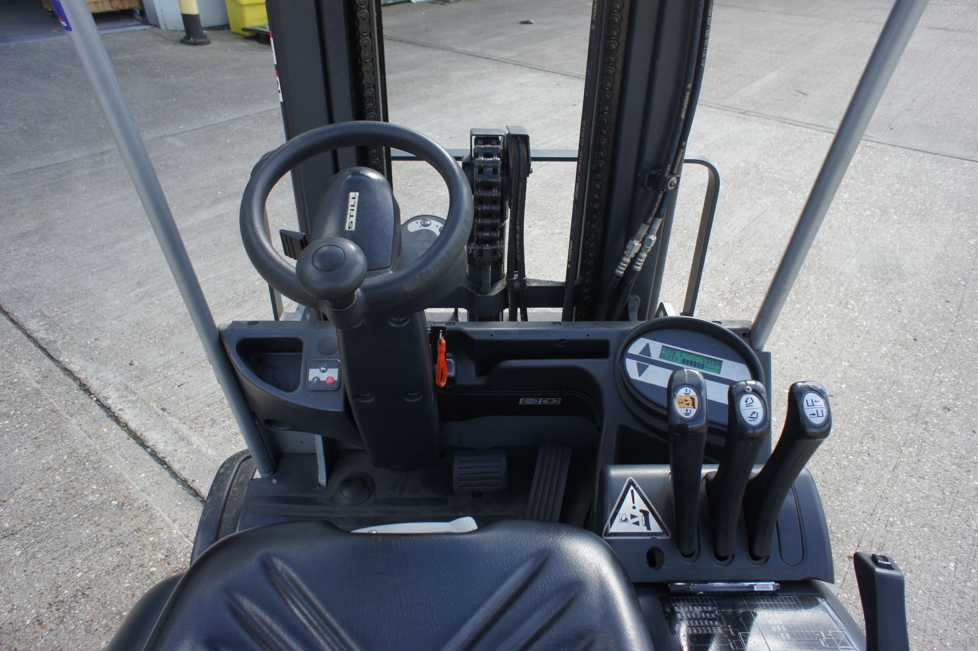 Still RX50-16 counterbalance electric forklift truck, Capacity 1600KG, Triple mast – closed height - Image 6 of 9