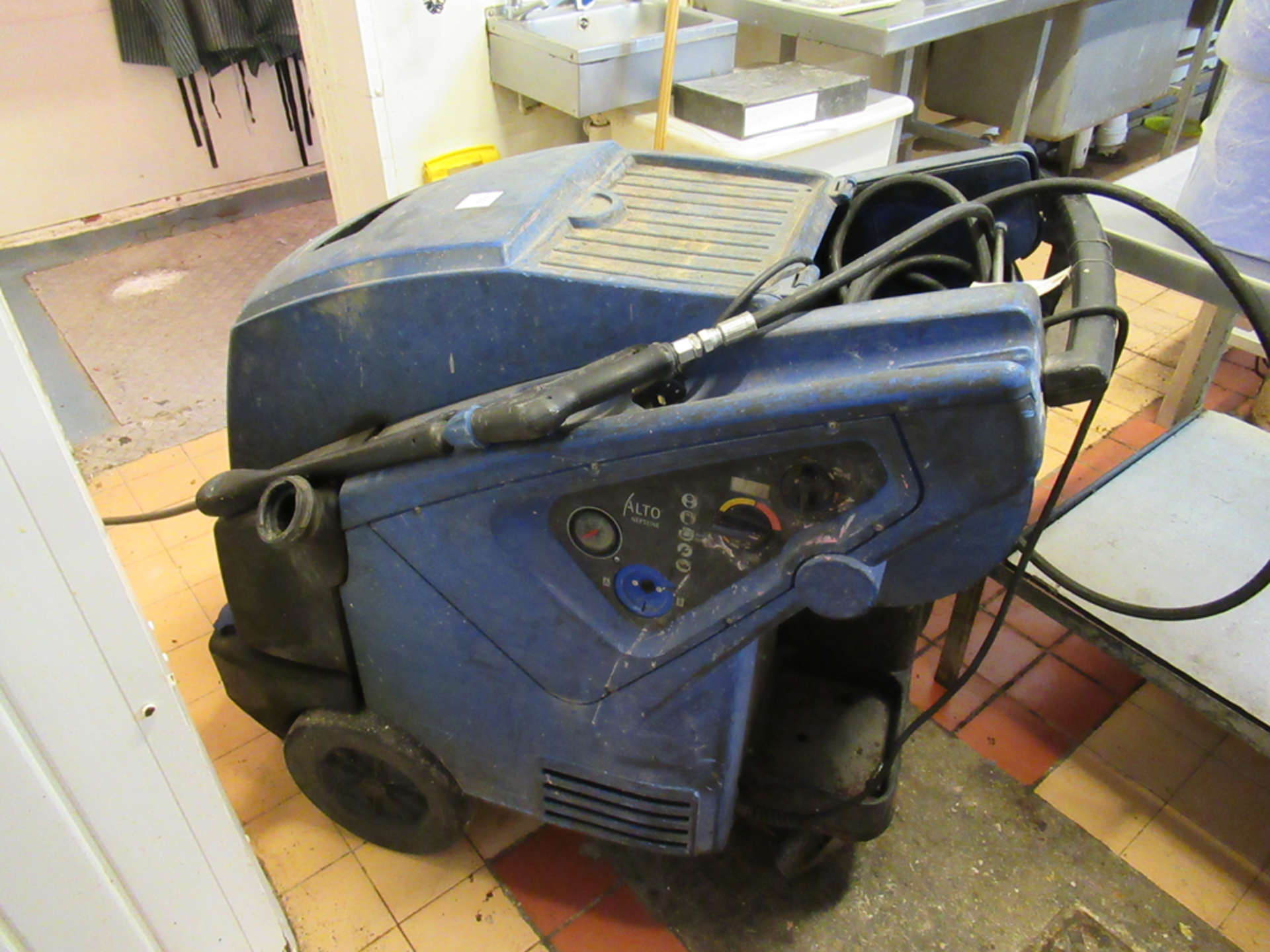 Alto Neptune Diesel Steam Cleaner - Image 6 of 7