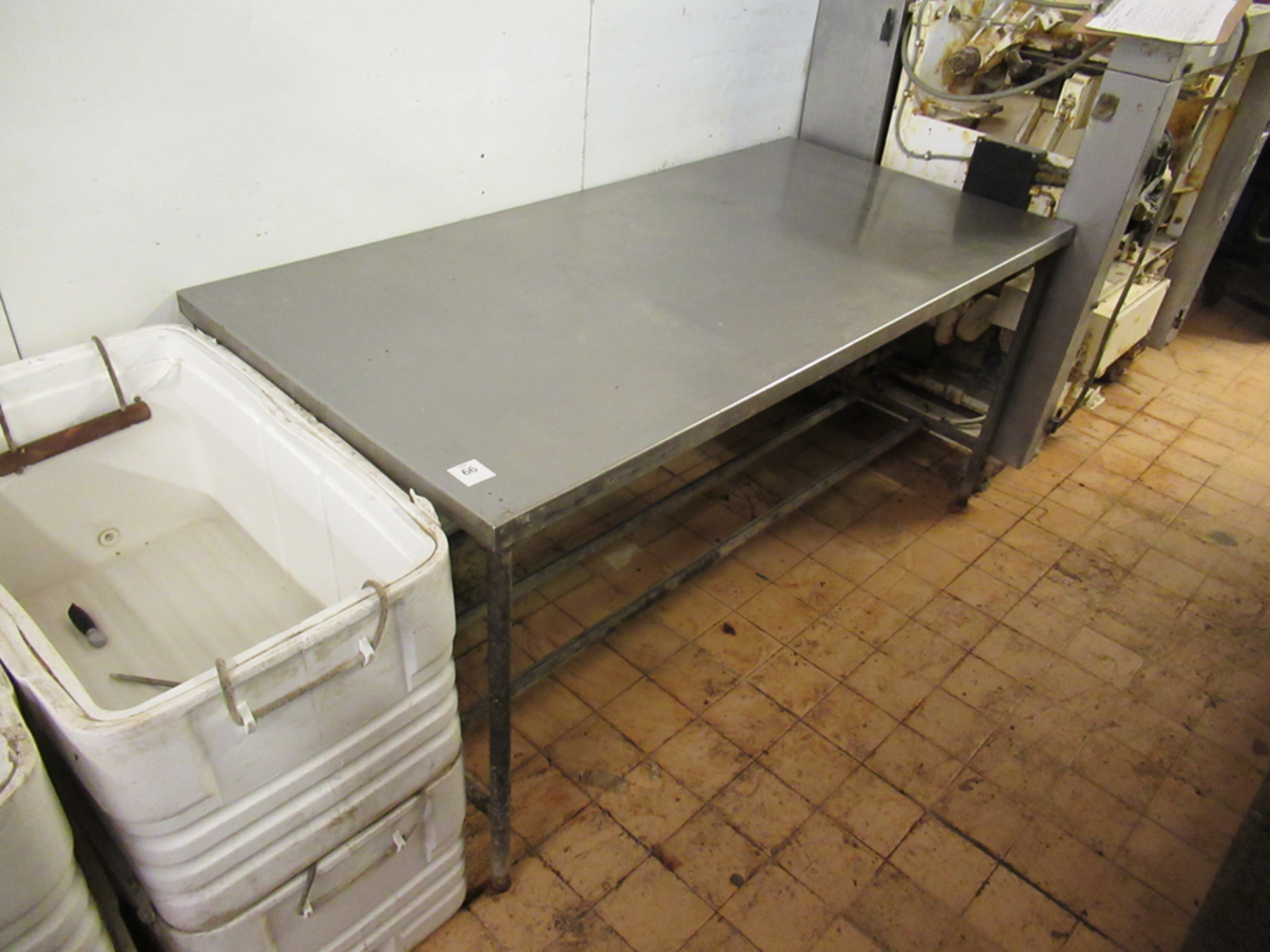 S/S Topped Table 1760 x 840 x 840mm High & 4 x Insulated Fish Boxes (No lids)