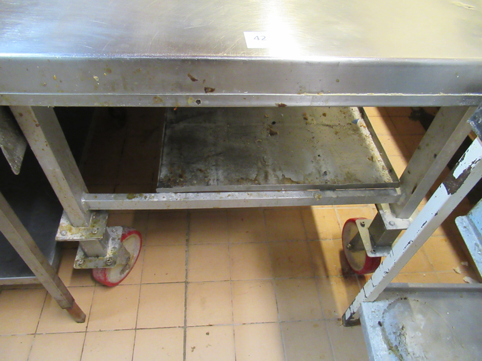 Arge SS Topped Mobile Prep Table 3030 x 920 x 930mm High with Aluminium & S/S Base - Image 3 of 3
