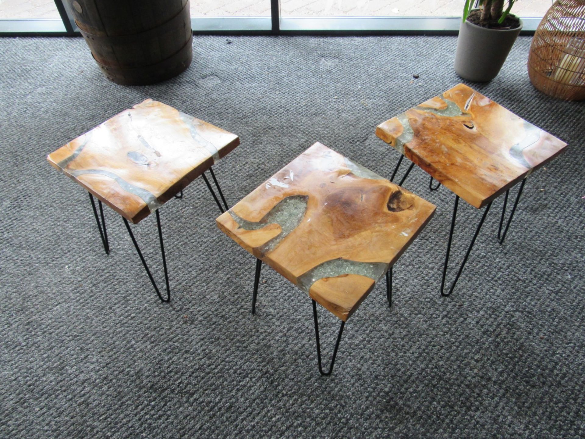 3 Artistic Coffee Tables with Smashed Glass Vein
