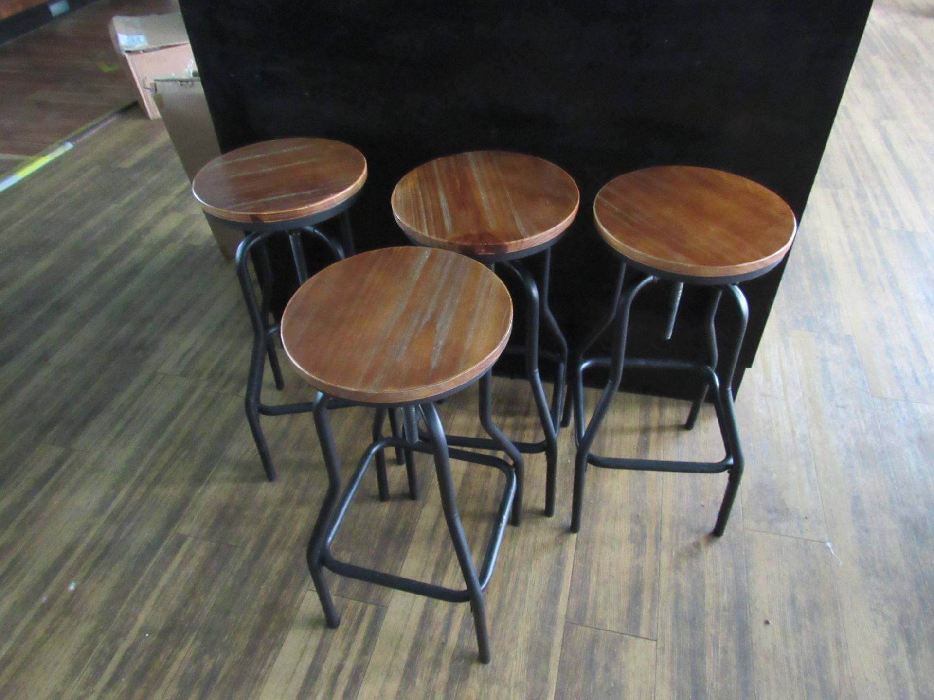 4 Bar Stools with Swivel Seats