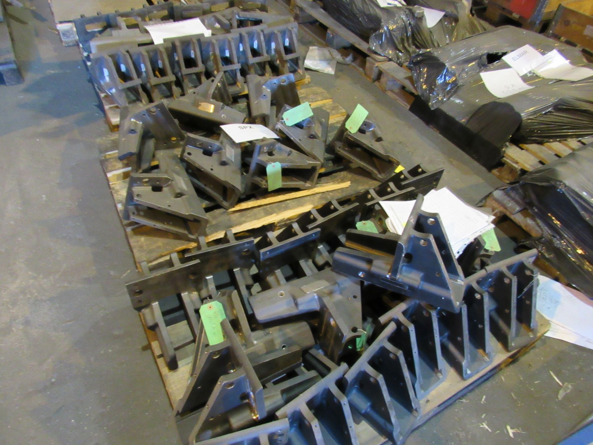 Quantity of various steel castings, on approx. 10 pallets - Image 4 of 4