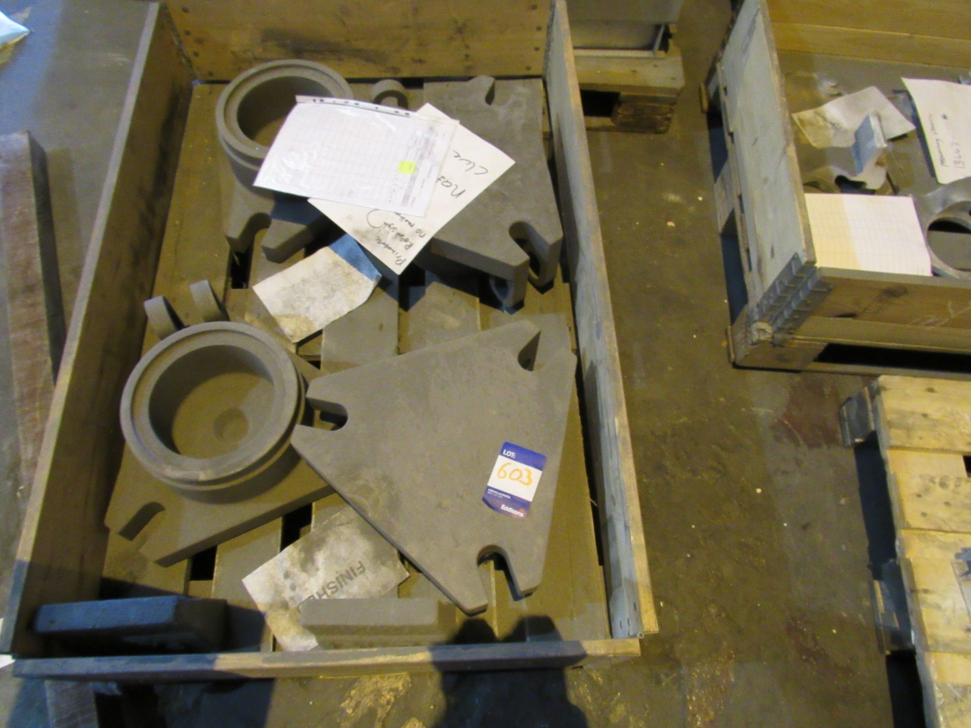 Quantity of various steel castings, on approx. 10 pallets - Image 2 of 4