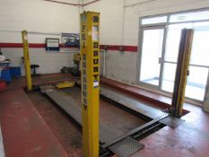 Bradbury 40 4 Post Vehicle Lift 3000kg with Major Lift 2000kg Jacking Beam, FKI Crypton Head Lamp Al