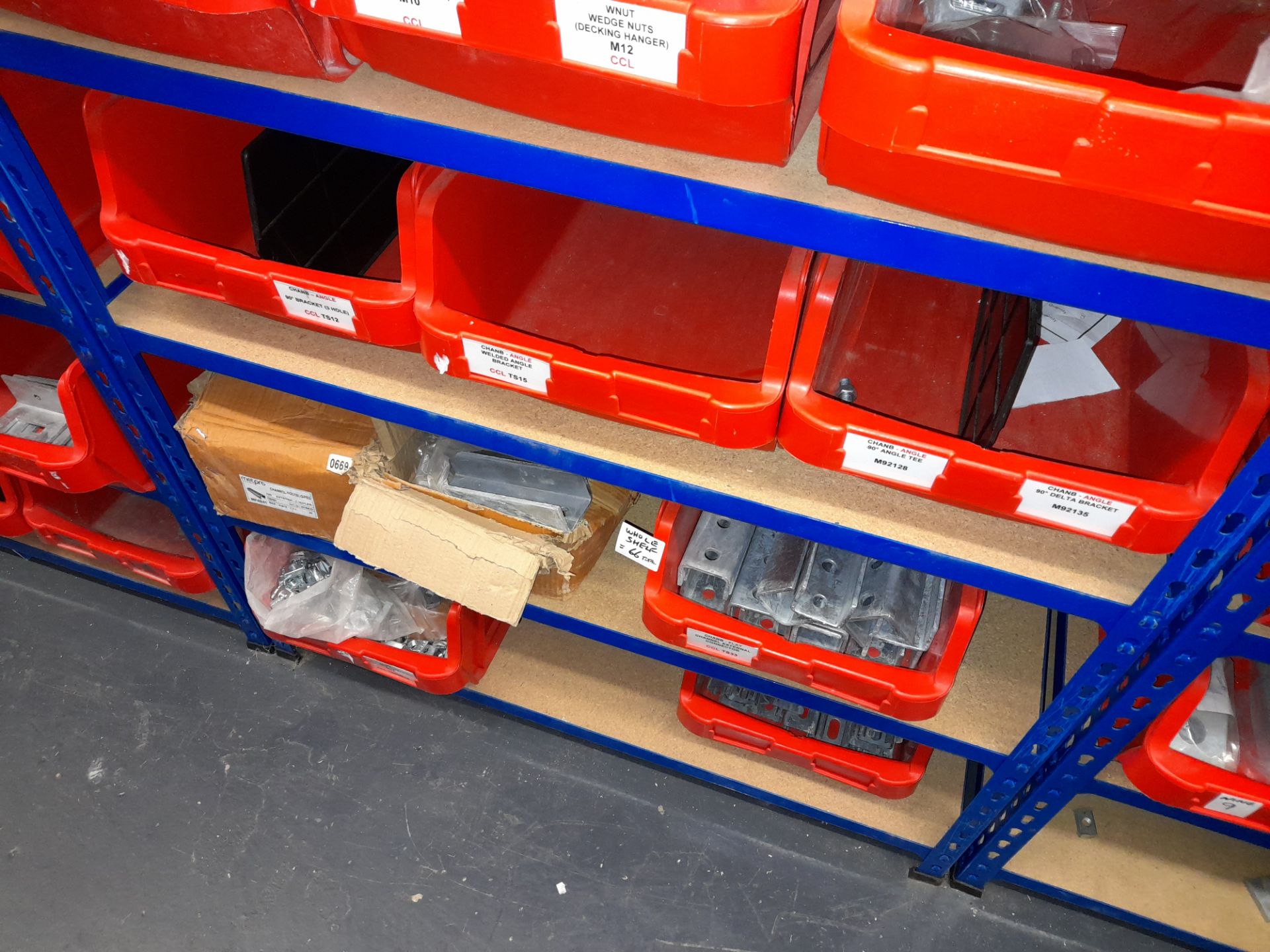 Large Quantity of stock to 13 bays, bolts, nuts, clamps, bracketry, fittings, washers, plastic - Image 28 of 41