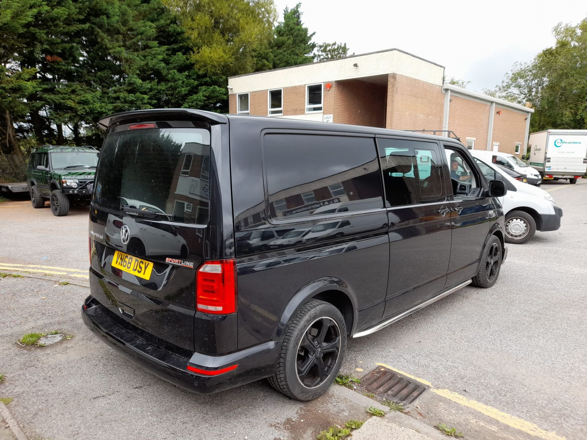 Volkswagen Transporter T32 LWB Diesel 2.0 BiTDi BMT 204 Sportline Kombi Van DSG, registration VN68 - Image 5 of 36