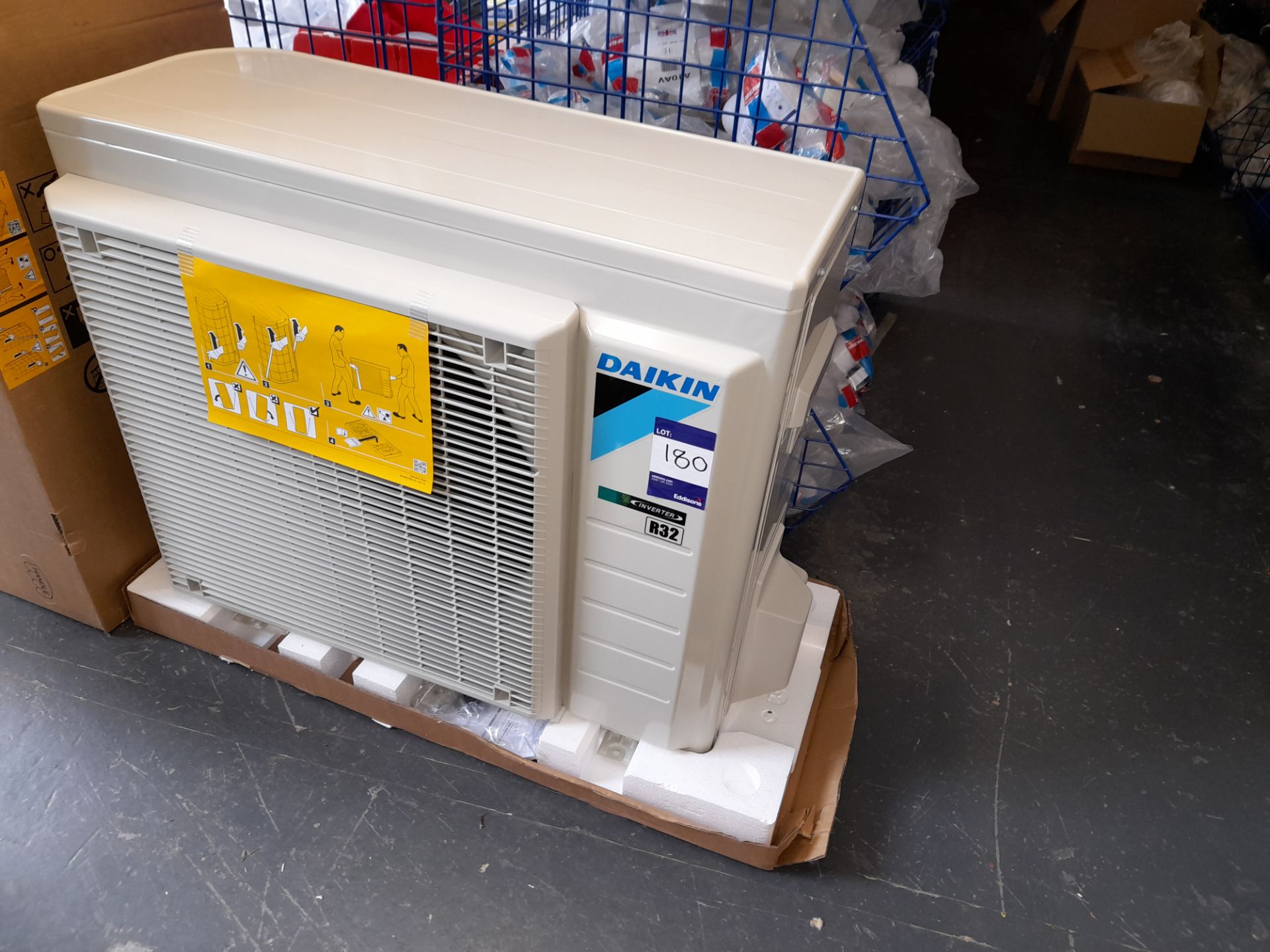 Daikin Inverter R32 ERGA04DAV3A, boxed and unused