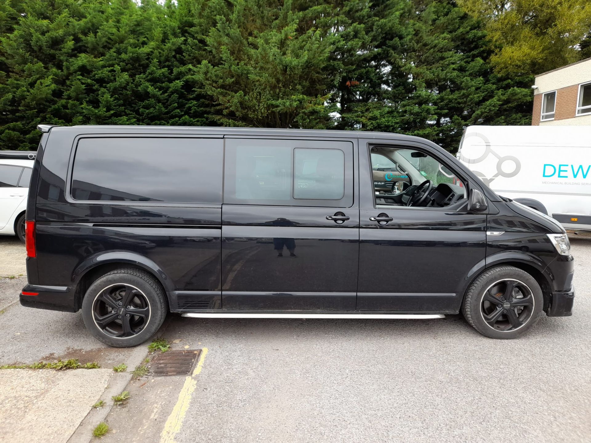 Volkswagen Transporter T32 LWB Diesel 2.0 BiTDi BMT 204 Sportline Kombi Van DSG, registration VN68 - Image 6 of 36