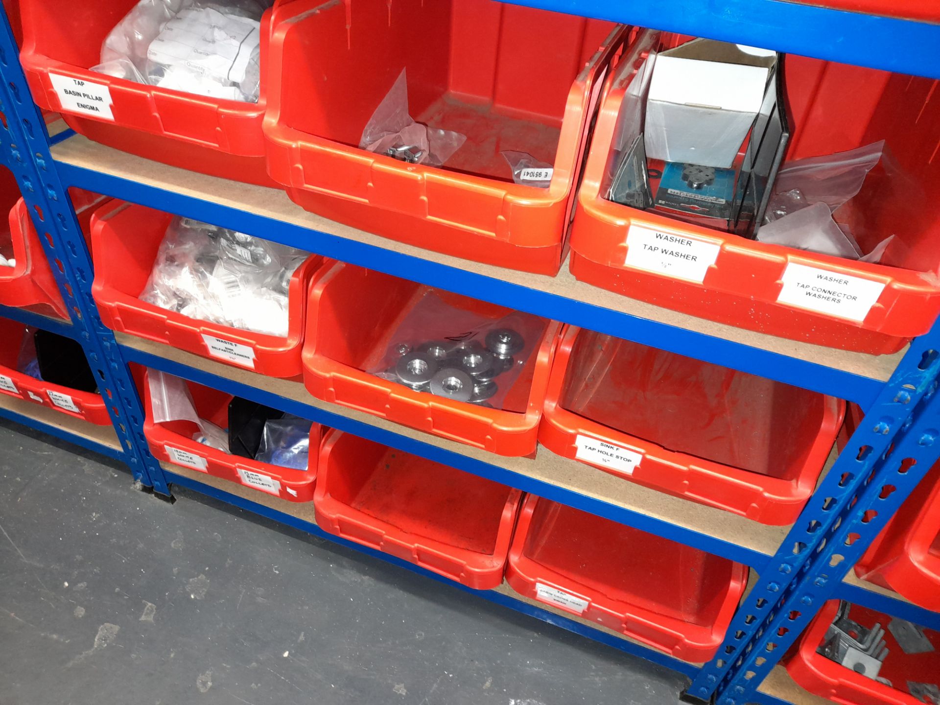 Large Quantity of stock to 13 bays, bolts, nuts, clamps, bracketry, fittings, washers, plastic - Image 34 of 41