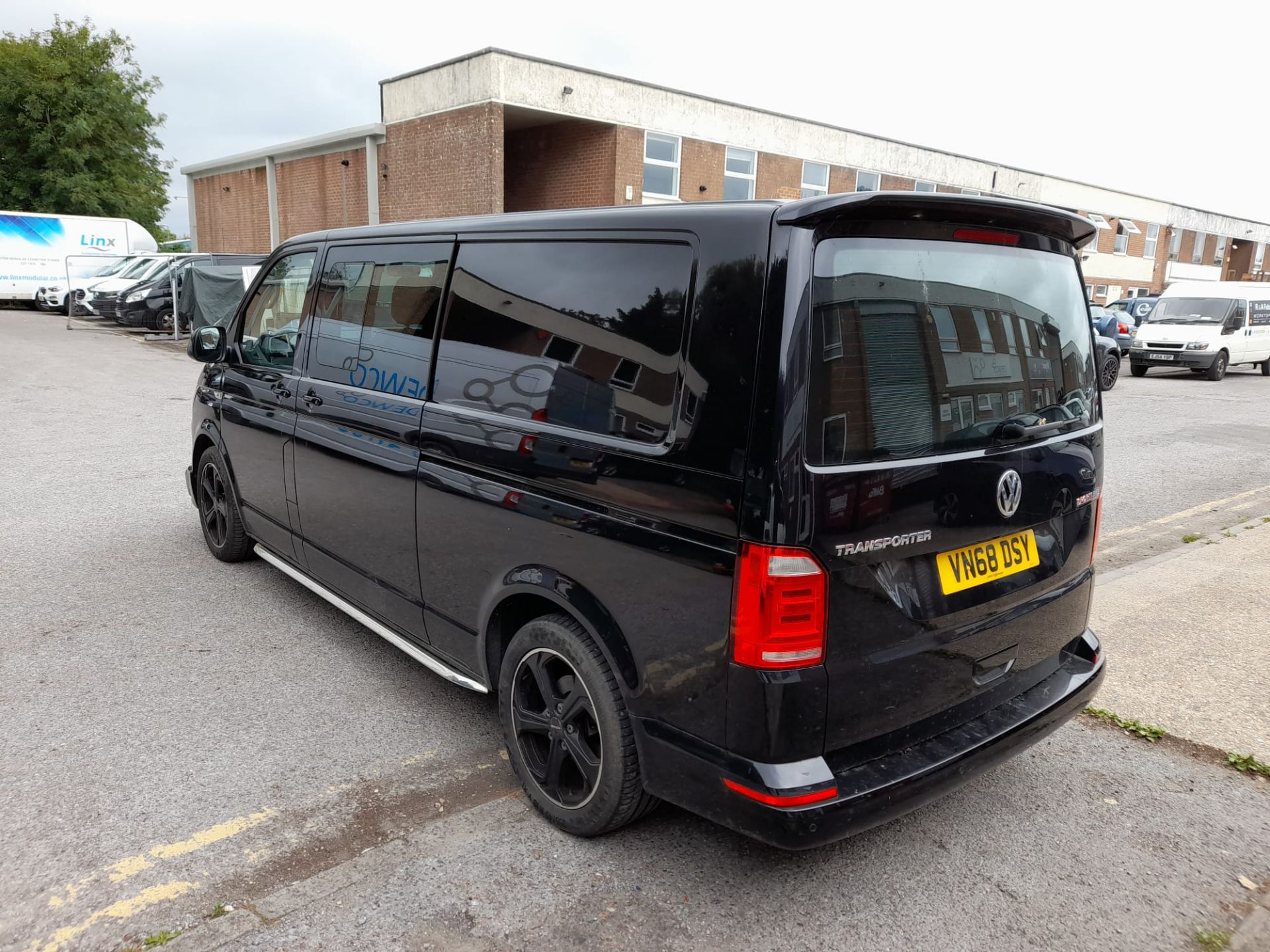 Volkswagen Transporter T32 LWB Diesel 2.0 BiTDi BMT 204 Sportline Kombi Van DSG, registration VN68 - Image 3 of 36