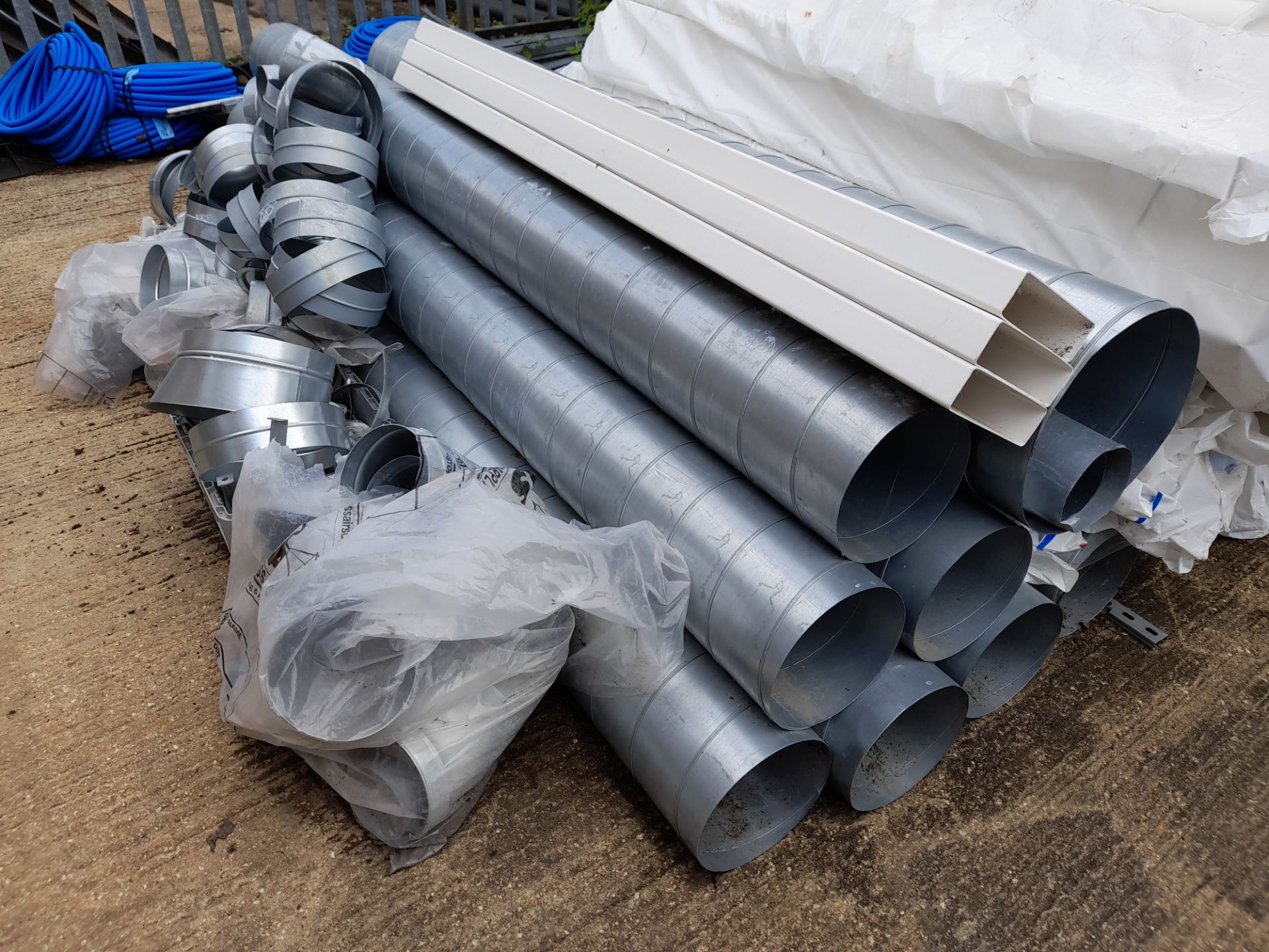 Large quantity of materials/components to yard including stainless steel pipe - Image 7 of 8