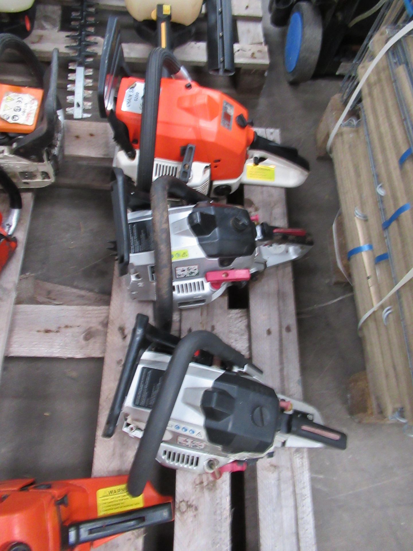 Eight Chainsaw Engines - Image 2 of 4